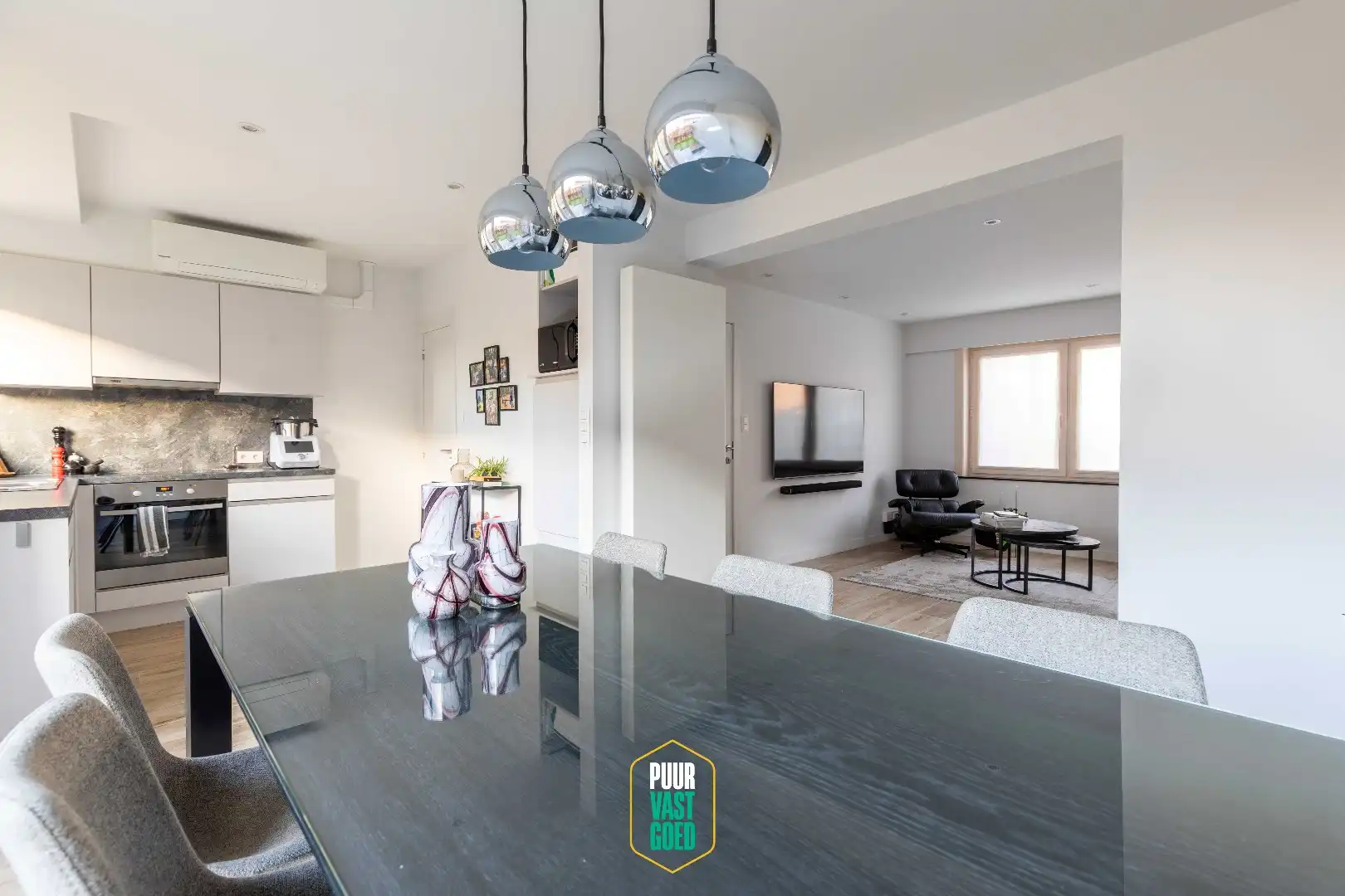 Praktisch, energiezuinig, perfect in orde en met garage! foto 6