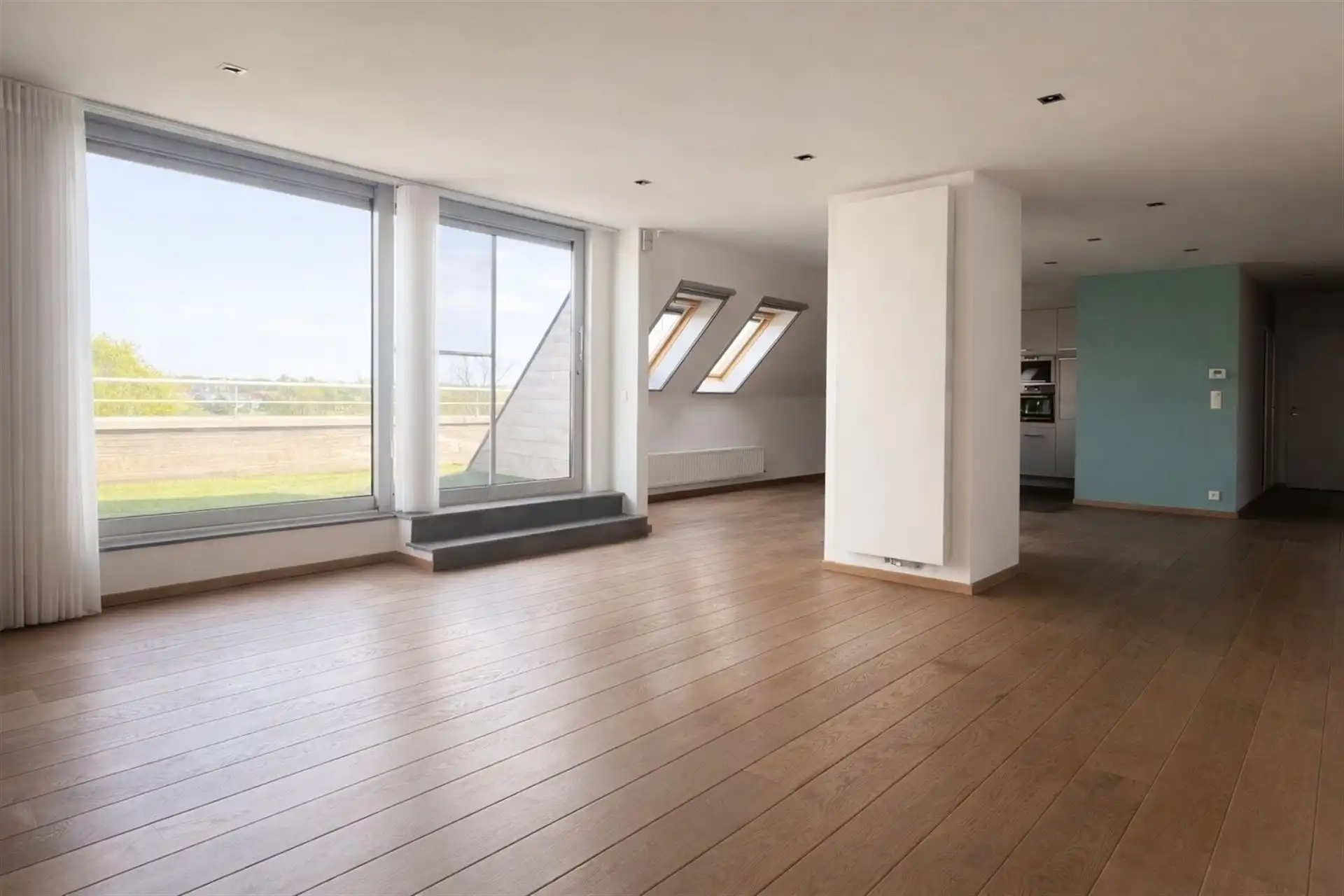 Penthouse met 2 slpks, terras en garage (+€29.000) foto 3