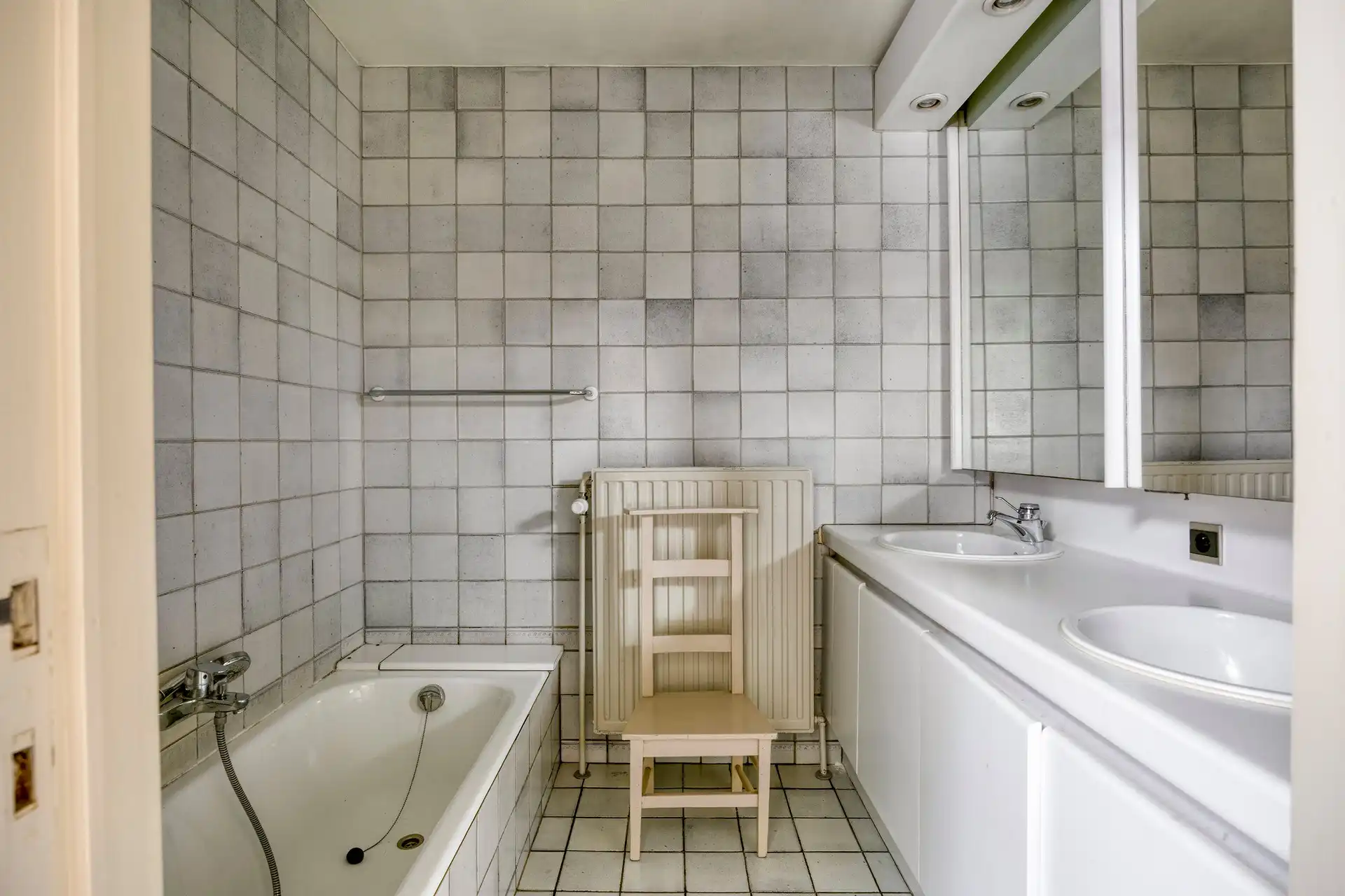 Charmante, te renoveren woning met karakter, binnenkoer en tal van mogelijkheden in Godsheide foto 15