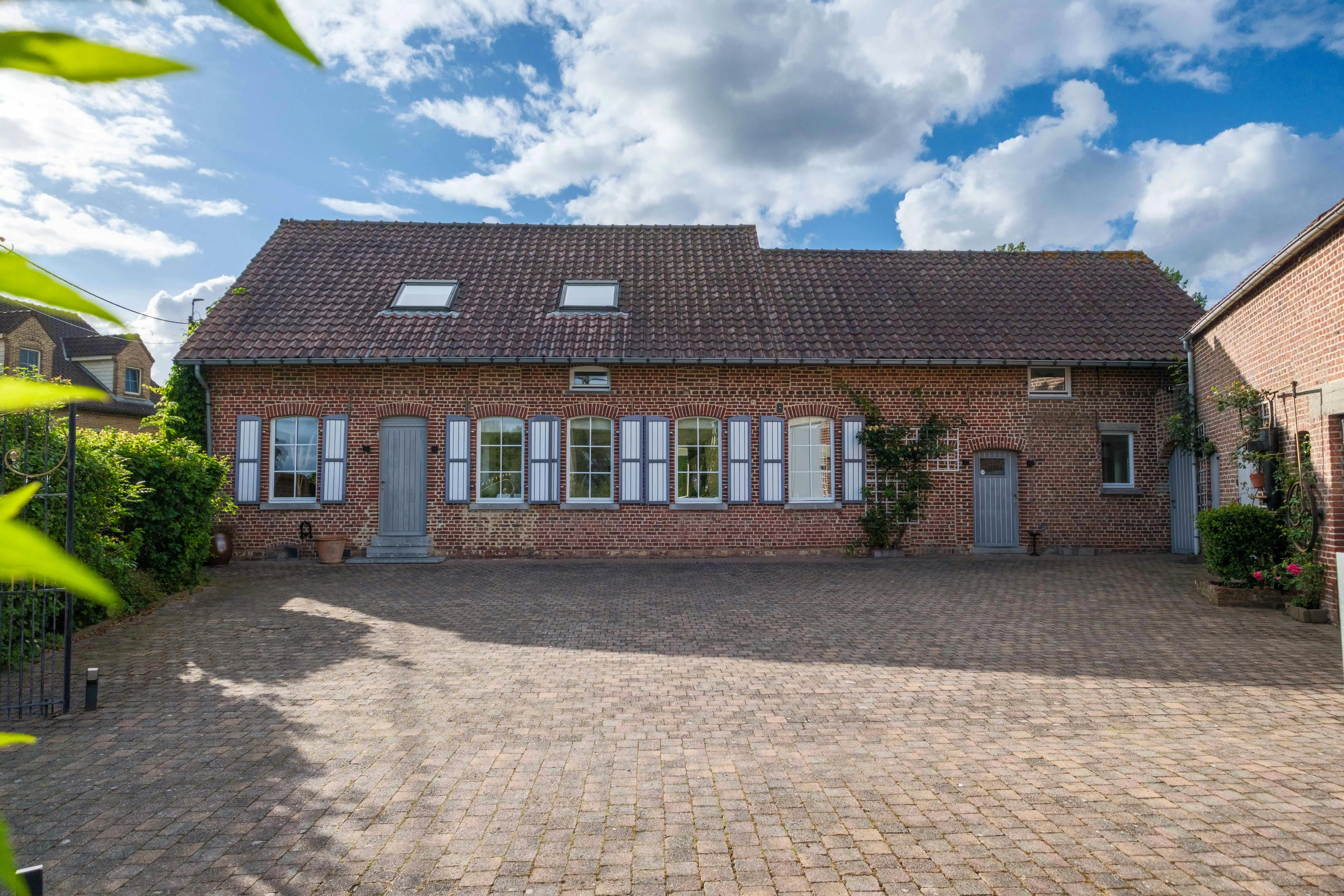 Gerenoveerd huis te koop met grote schuur in Lierde foto 3