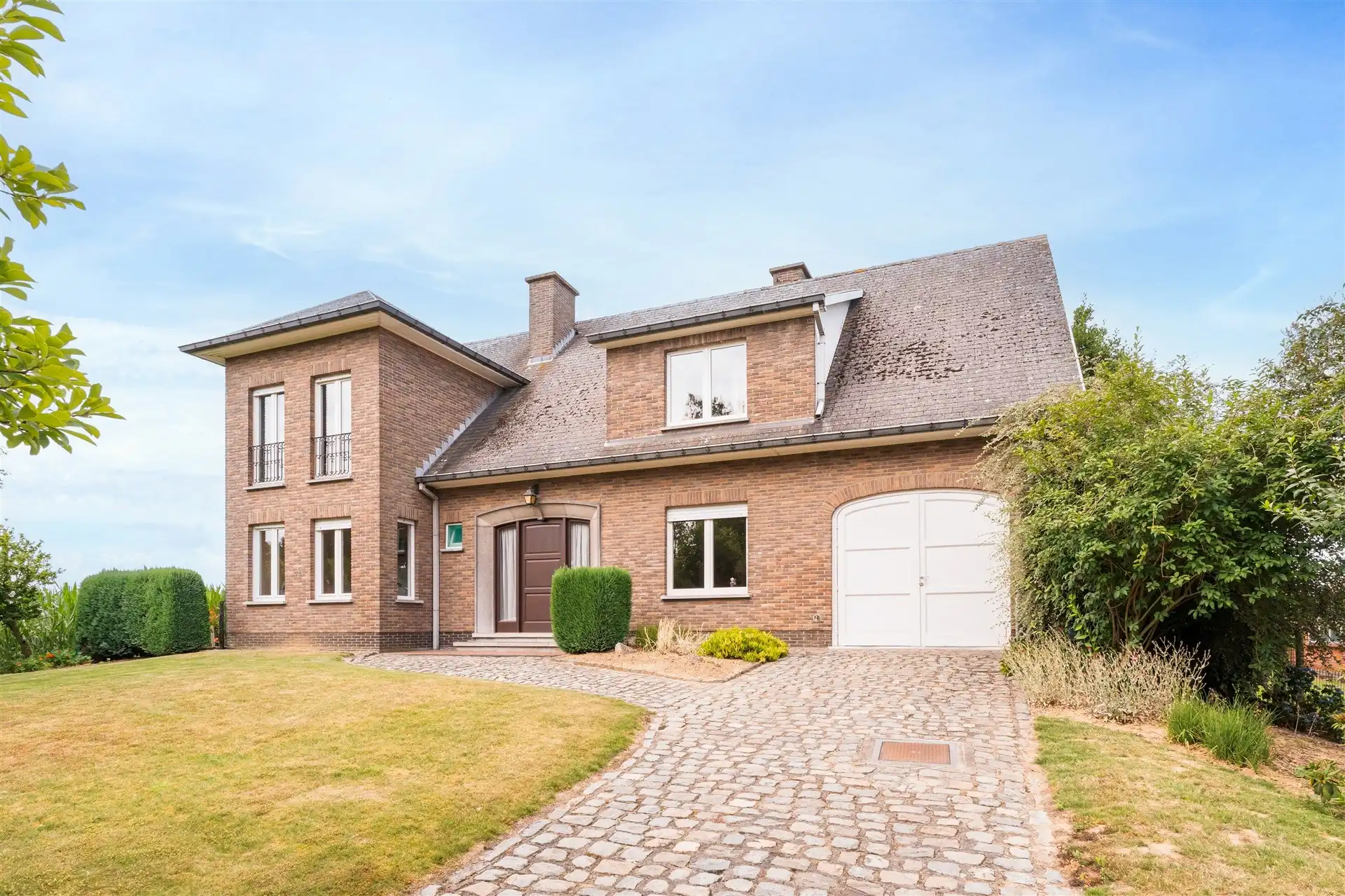 Karaktervolle gezinswoning met 7 slaapkamers in Oosterzele foto 2