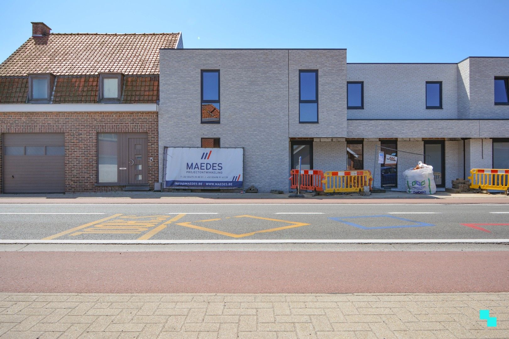 Gesloten nieuwbouwwoning met carport te Sleihage foto {{pictureIndex}}