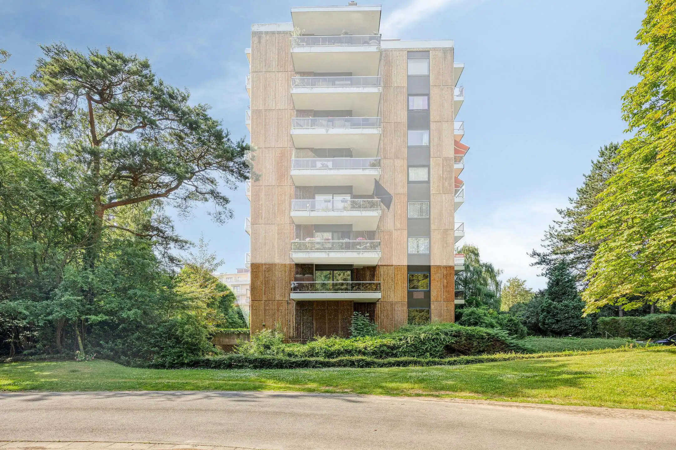 Grote kantoorruimtes (mogelijkheid tot 5 appartementen) in Strombeek: een strategische keuze voor ondernemingen foto 3
