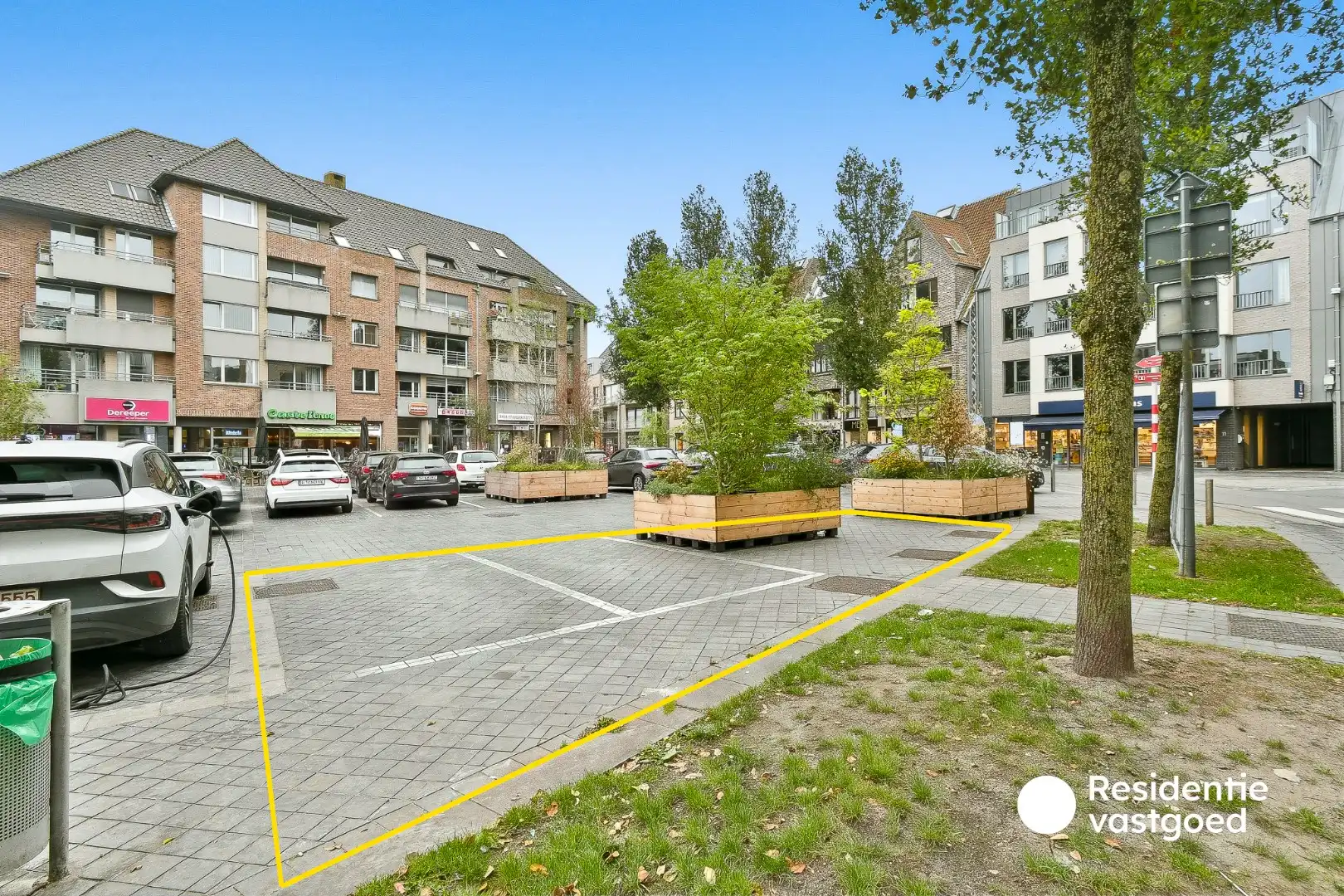 Horecazaak op topligging aan de Markt van Gistel foto 22