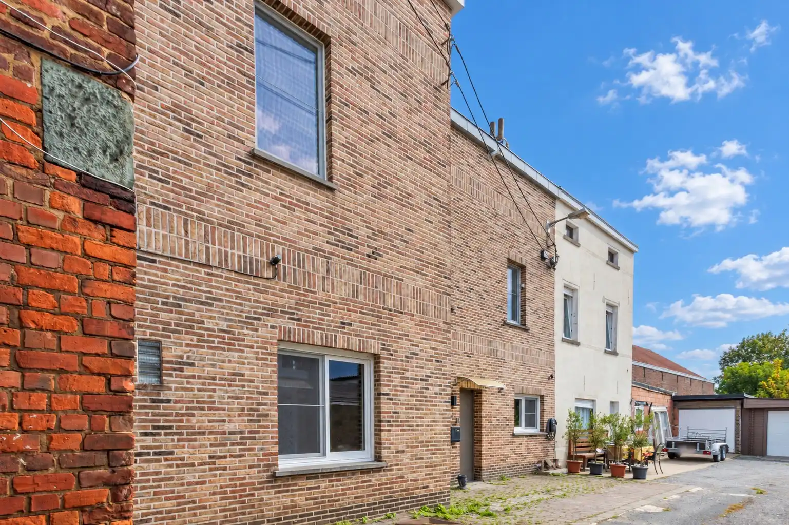 RUIME WONING MET 2-4 SLAAPKAMERS, GARAGE & TUIN ! foto 2