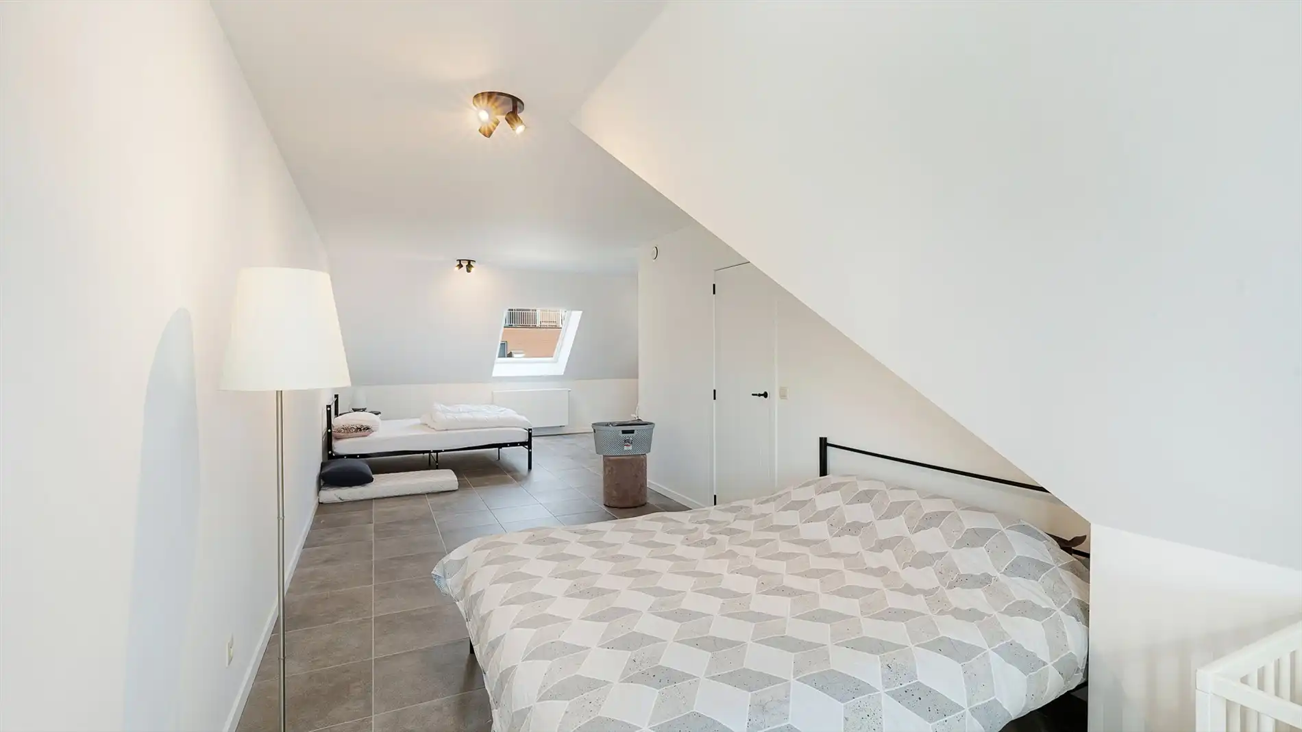Ruime, recente woning op uitstekende ligging foto 21