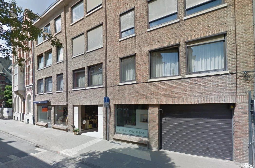 🏙️ Uniek appartement in hartje Hasselt met tal van mogelijkheden! foto {{pictureIndex}}