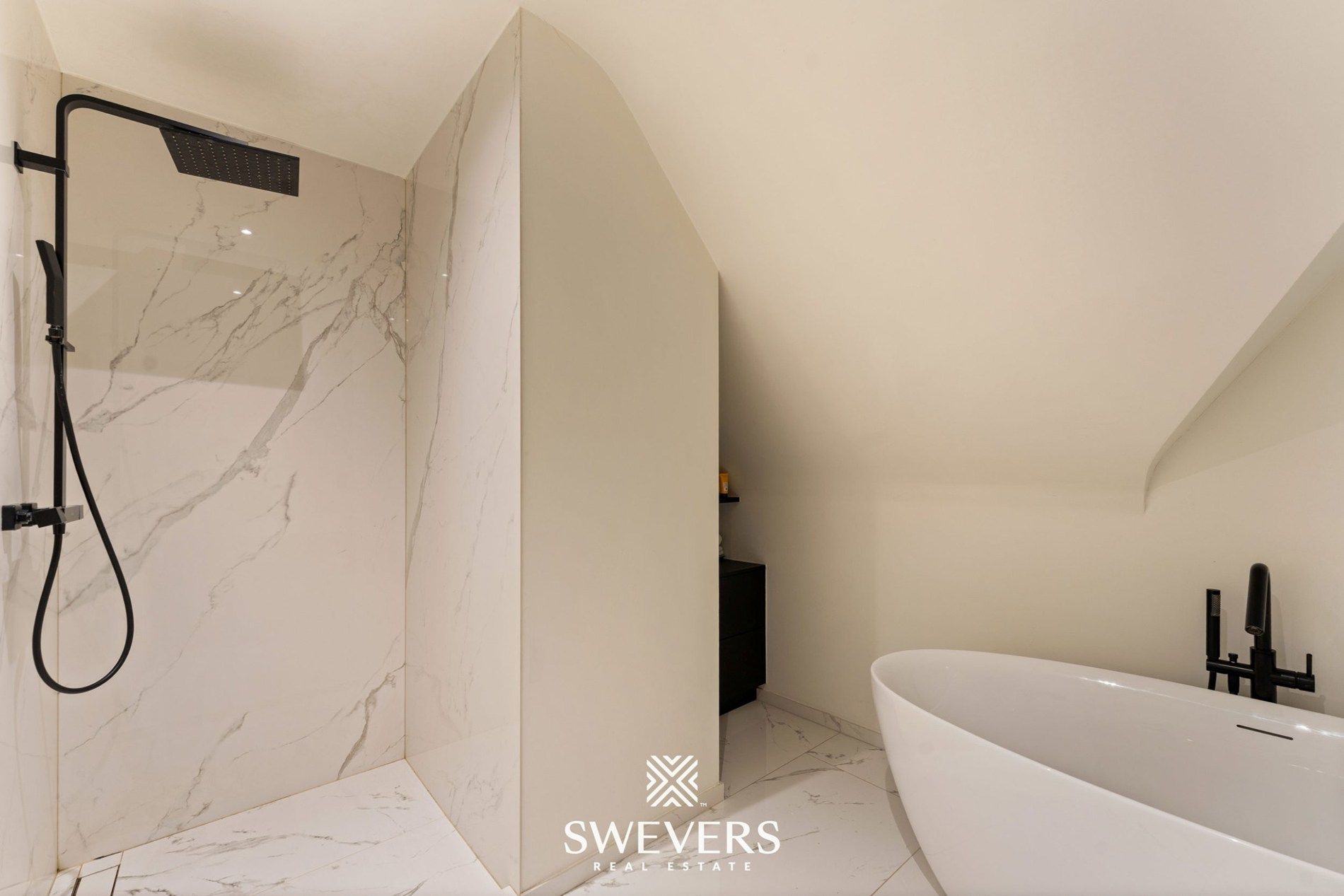 Luxueus villa-appartement in het centrum van Bolderberg foto 26