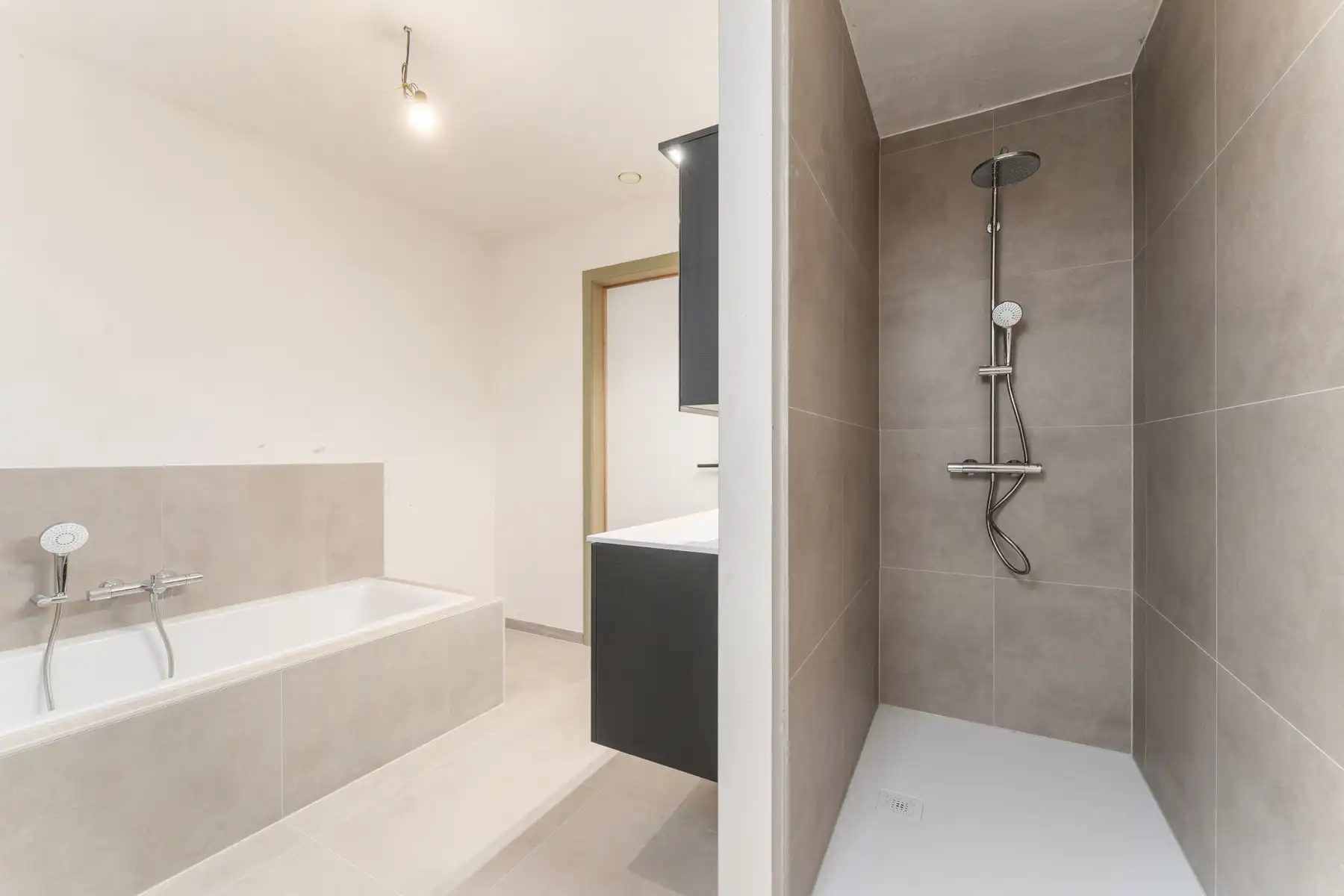 Halfopen nieuwbouwwoning foto 7