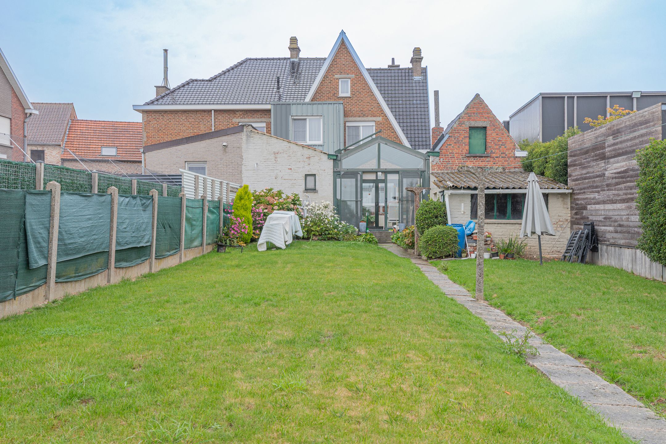 BAMBRUGGE - Verzorgde woning met 3 slpk, tuin en garage foto 2