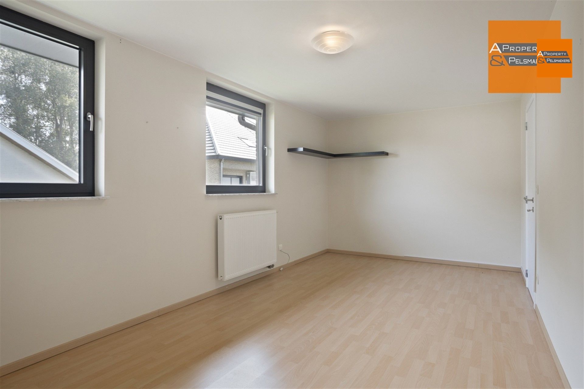 Een stijlvolle villa gelegen in een rustige straat in Kortenberg.

 foto 8