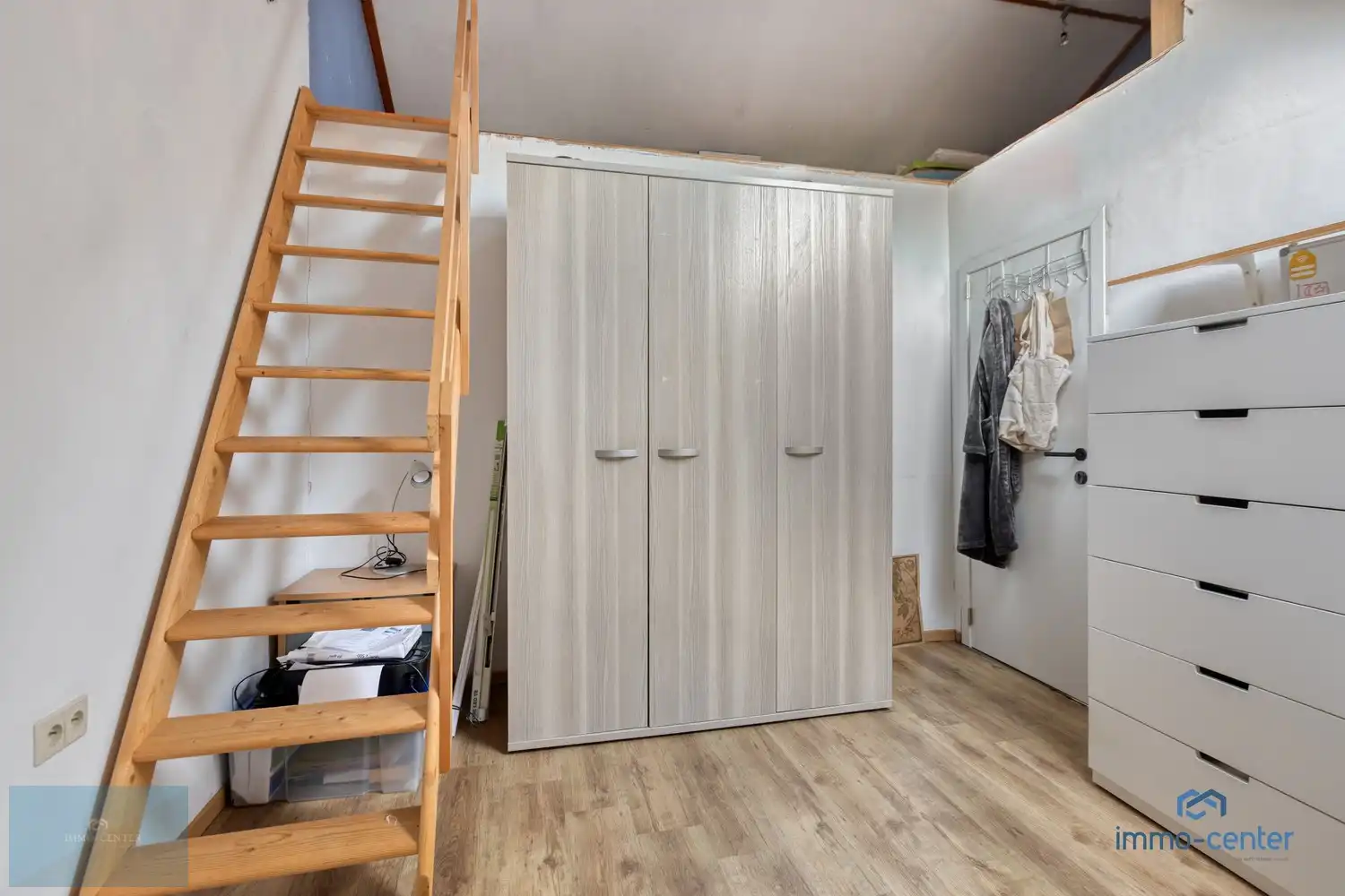 🏡 Instapklare ruime woning met 4 slaapkamers, 2 badkamers foto 21