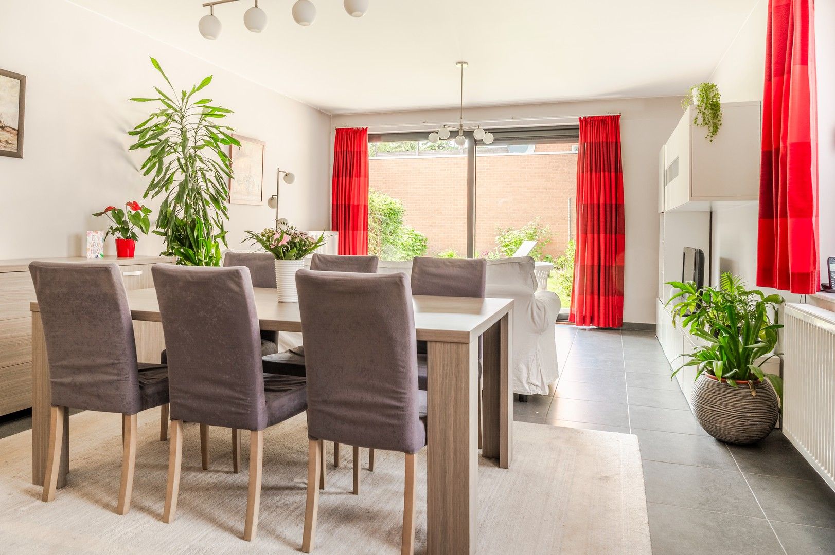 Gelijkvloers appartement + tuin en garagebox foto 2