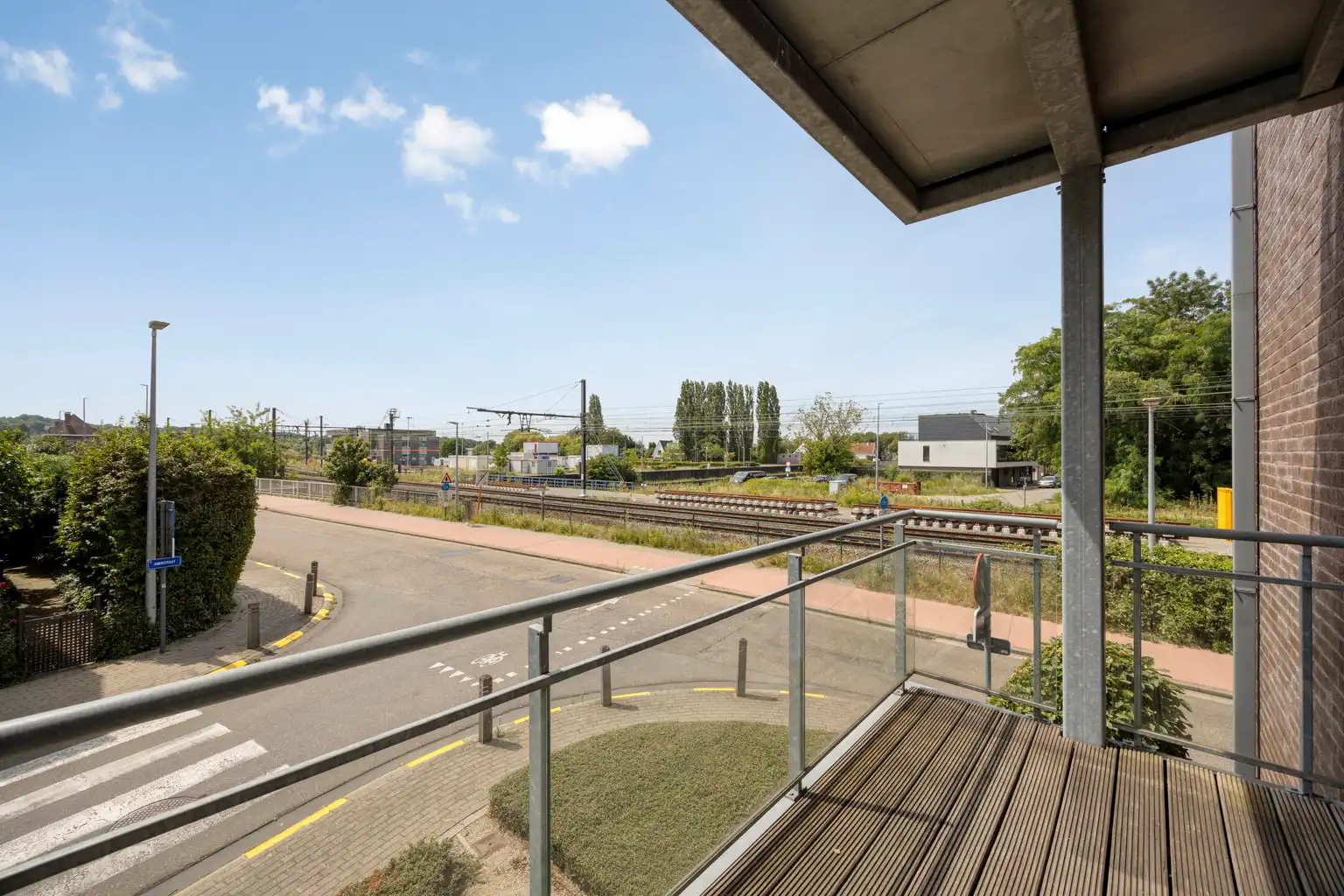 RECENT APPARTEMENT MET BERGING EN PARKEERPLAATS foto 12