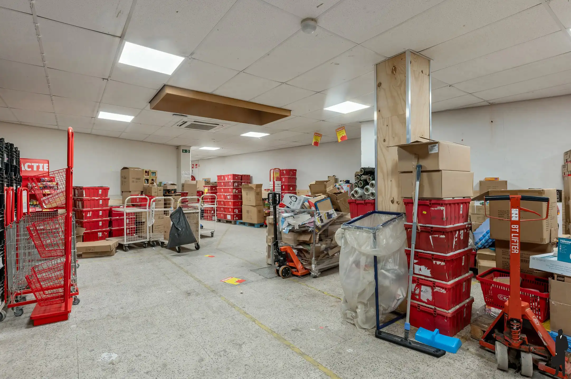 Commercieel gelijkvloers met magazijn – verhuurd aan Kruidvat (Deurne) foto 11