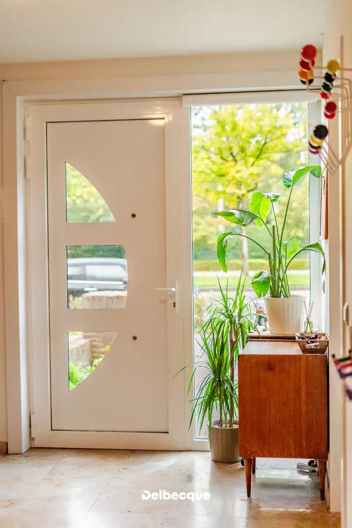 Instapklare bel-étage woning met garage en riante tuin op toplocatie in Assebroek foto 3