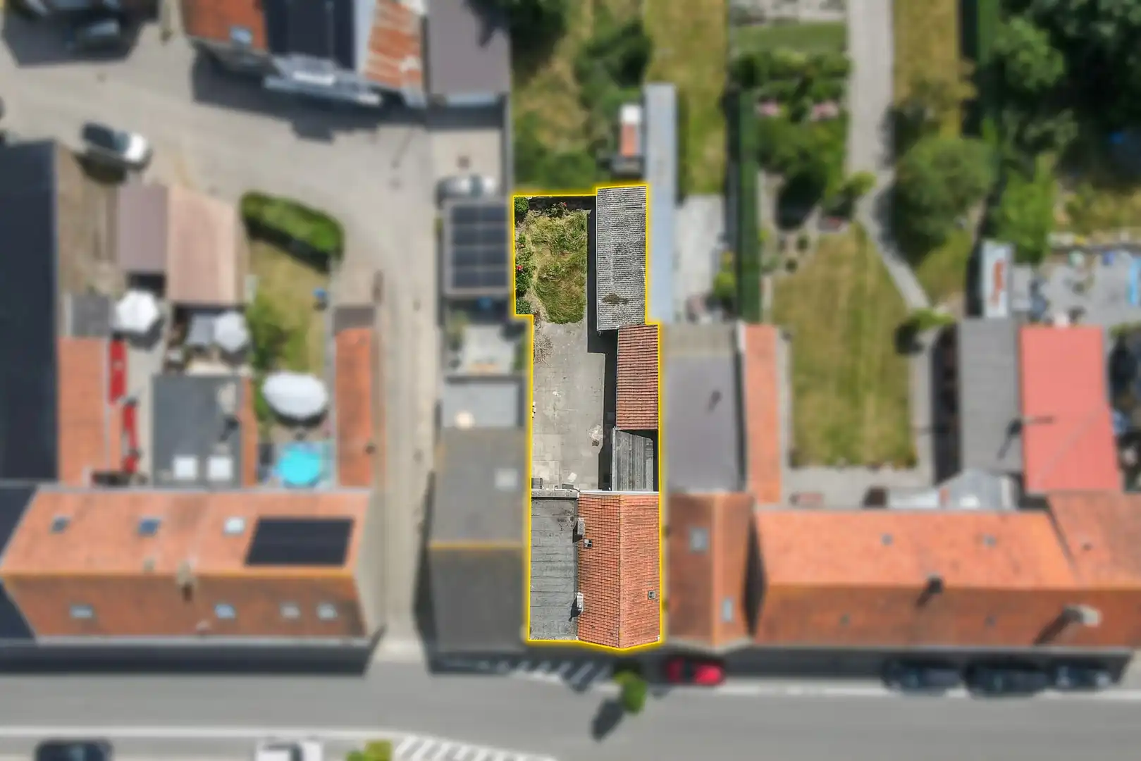 Te renoveren woning in centrum Eernegem foto 2