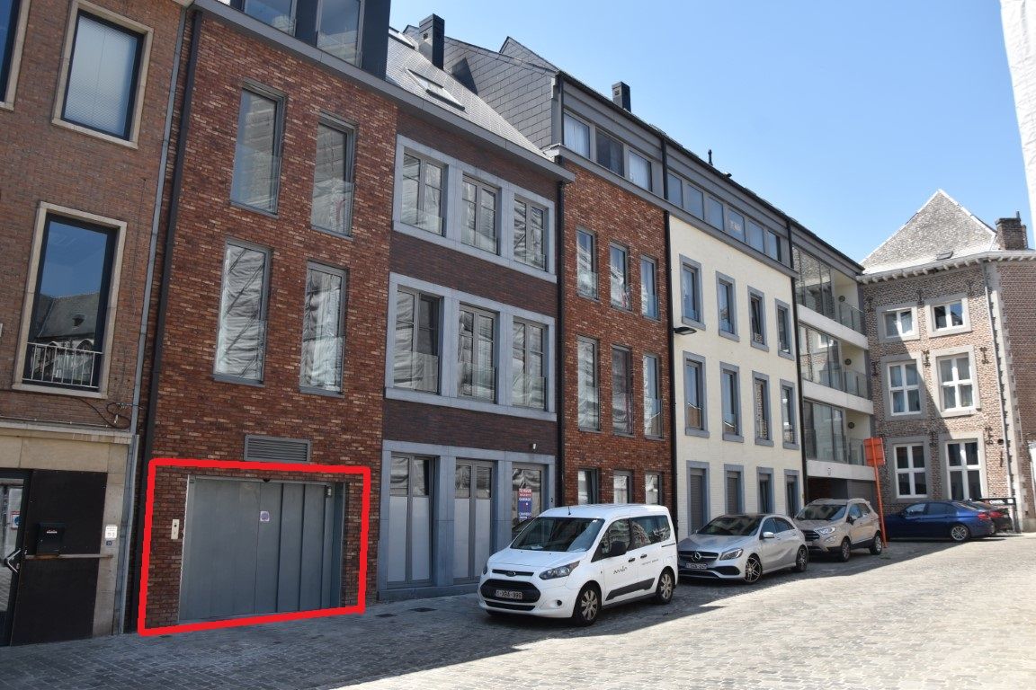 ondergrondse garage staanplaats foto {{pictureIndex}}