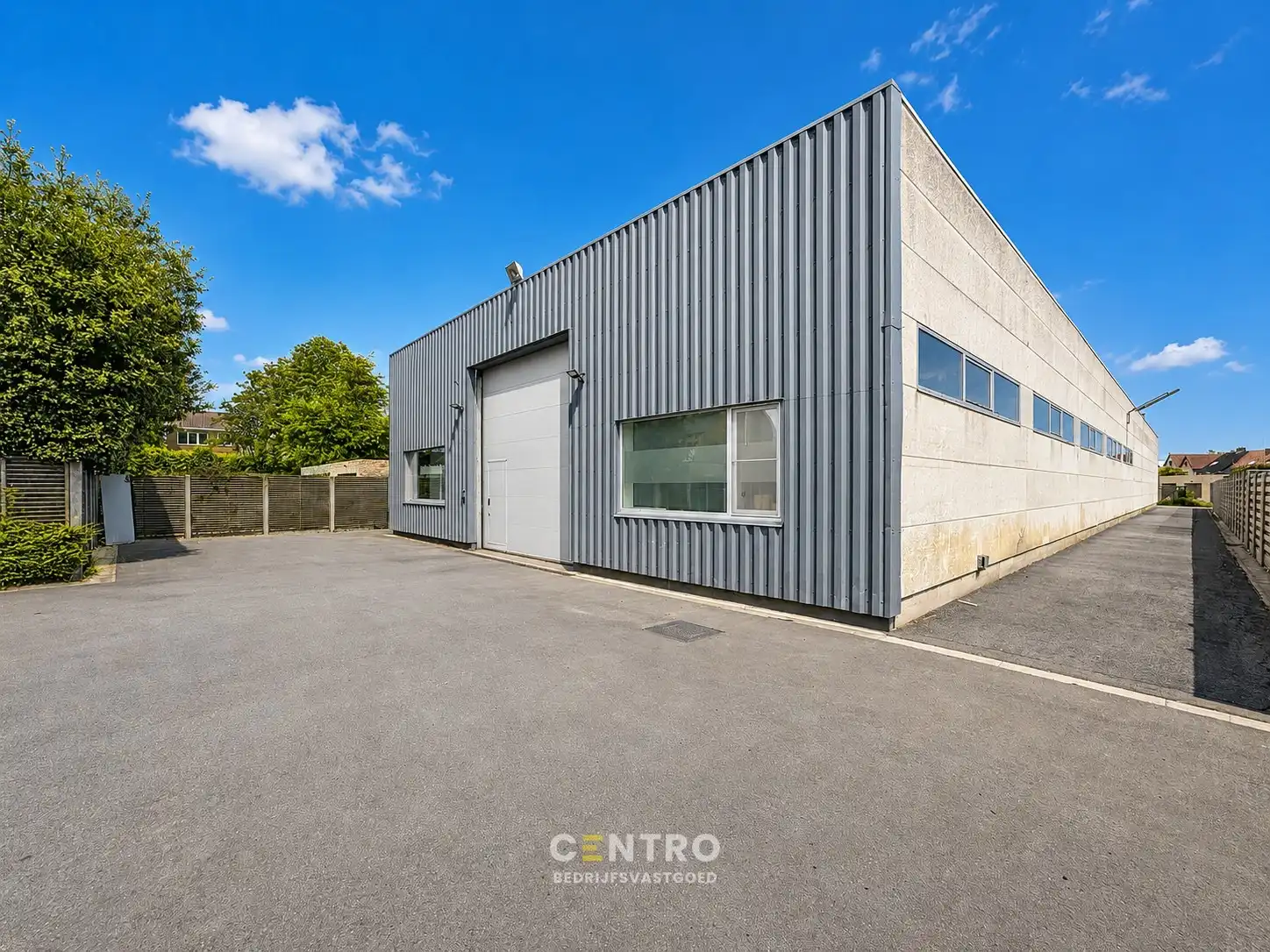 Strategisch gelegen BEDRIJFSPAND met magazijn, kantoren, verhuurd appartement & perceel bouwgrond (villa-bouw) nabij autosnelwegen te 8000 Brugge foto 18