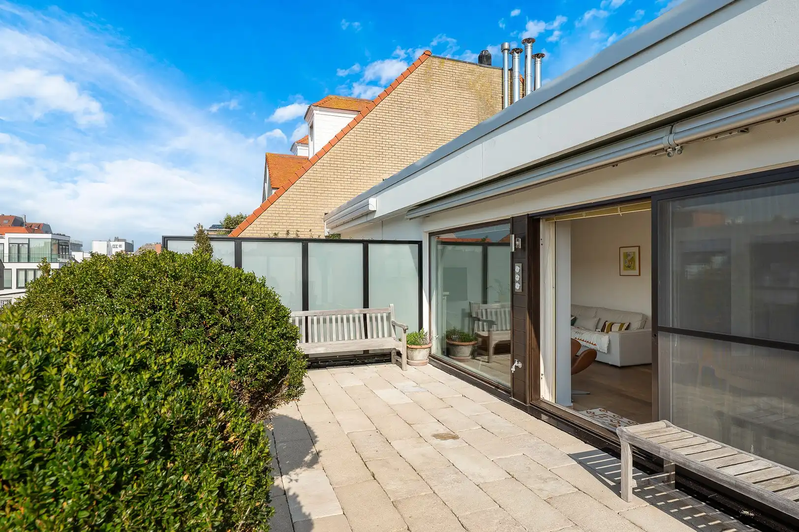 Penthouse appartement met grote zonneterrassen nabij strand. foto 10