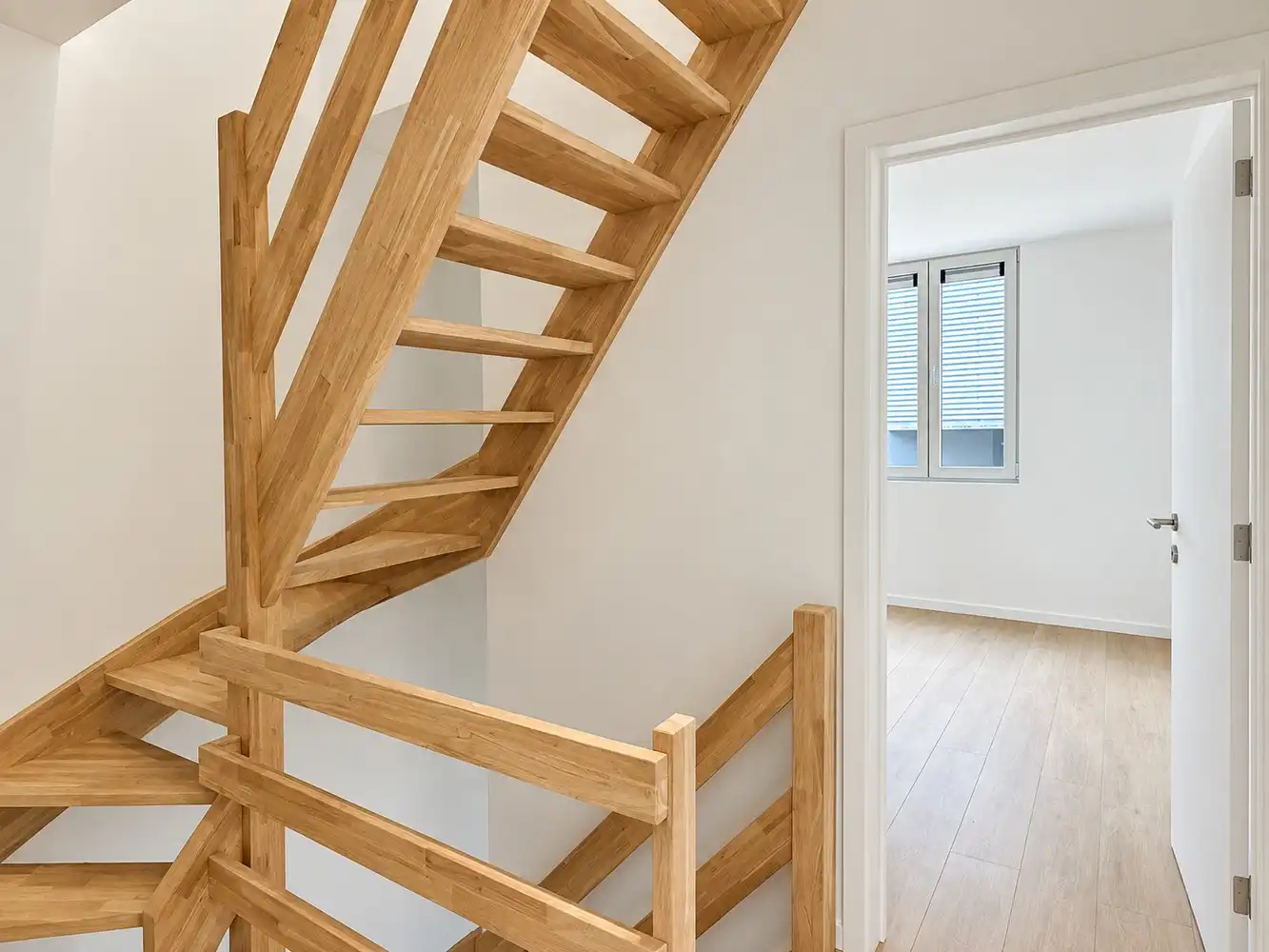 Vernieuwbouwwoning met 3 slaapkamers en koer foto 9