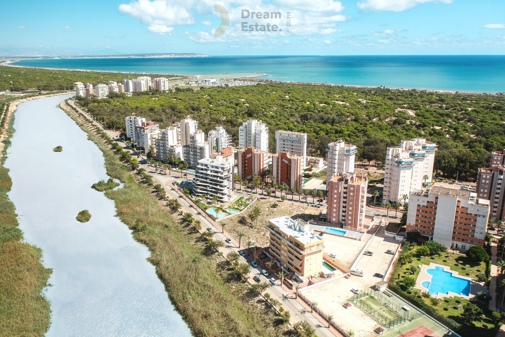 Appartementen aan de Segura rivier nabij het strand van Guardamar foto 3