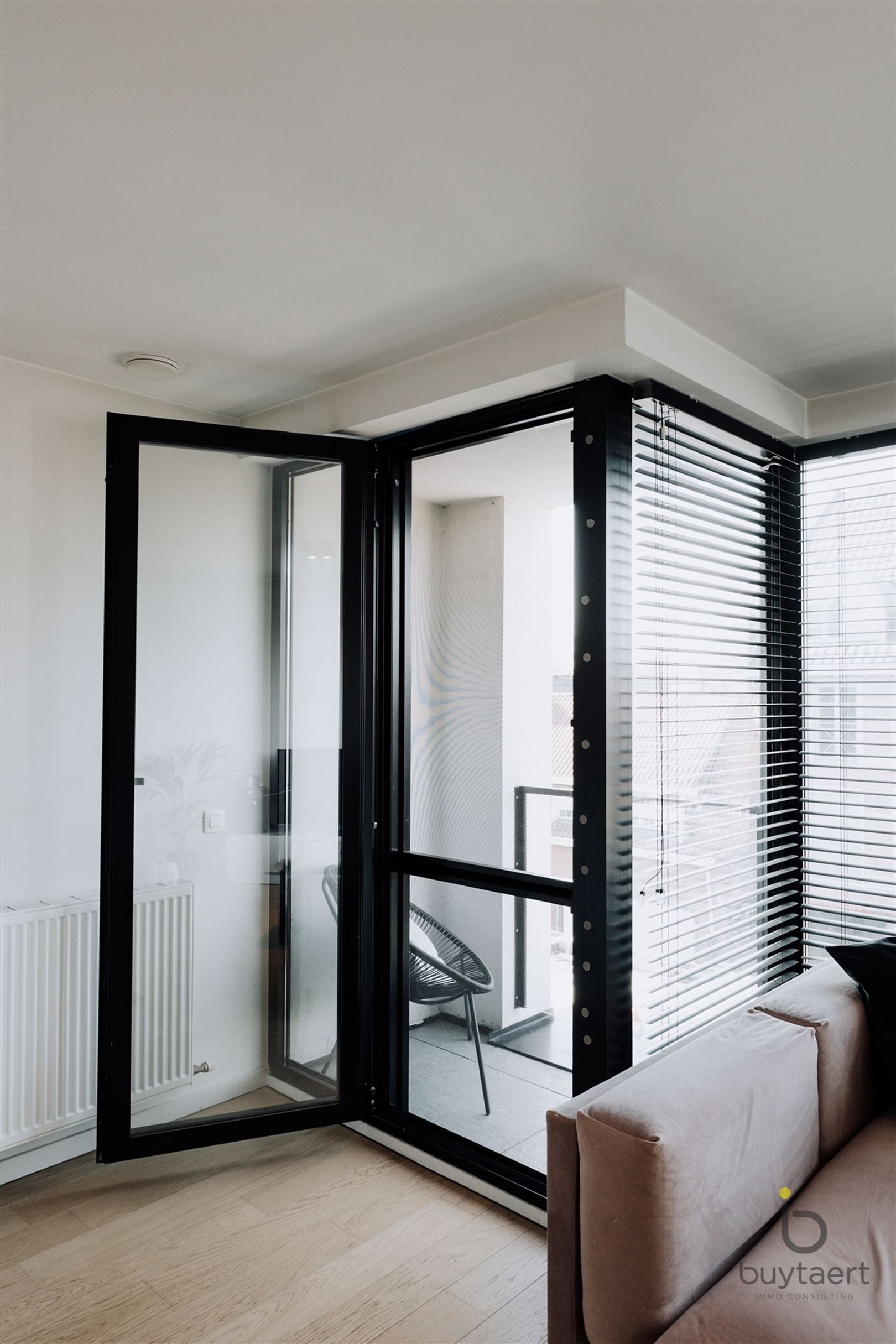 STIJLVOL APPARTEMENT IN HARTJE SCHILDE MET ZONNIG TERRAS! foto 7