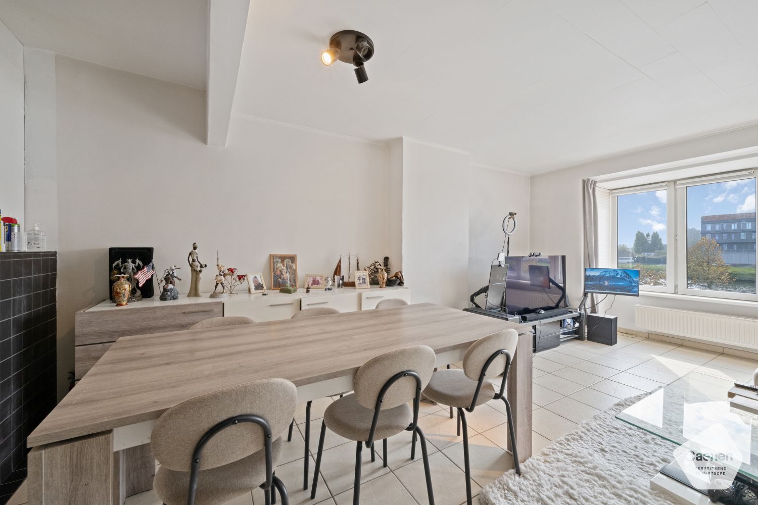 Bel-étage woning met zicht op de vaart foto {{pictureIndex}}