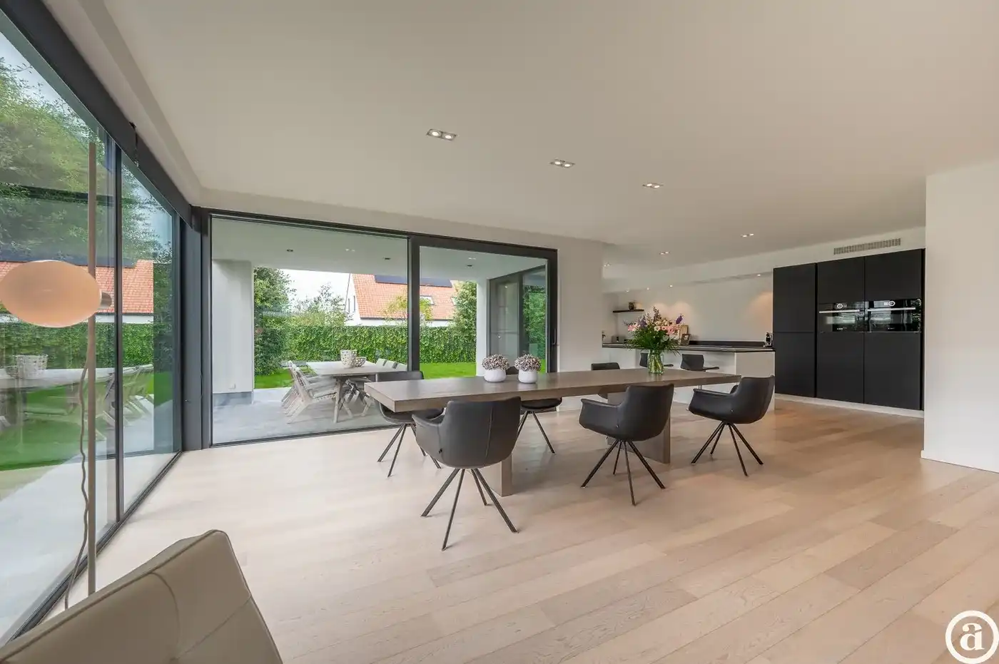 Recente alleenstaande villa centraal gelegen vlakbij het centrum van Knokke. foto 4