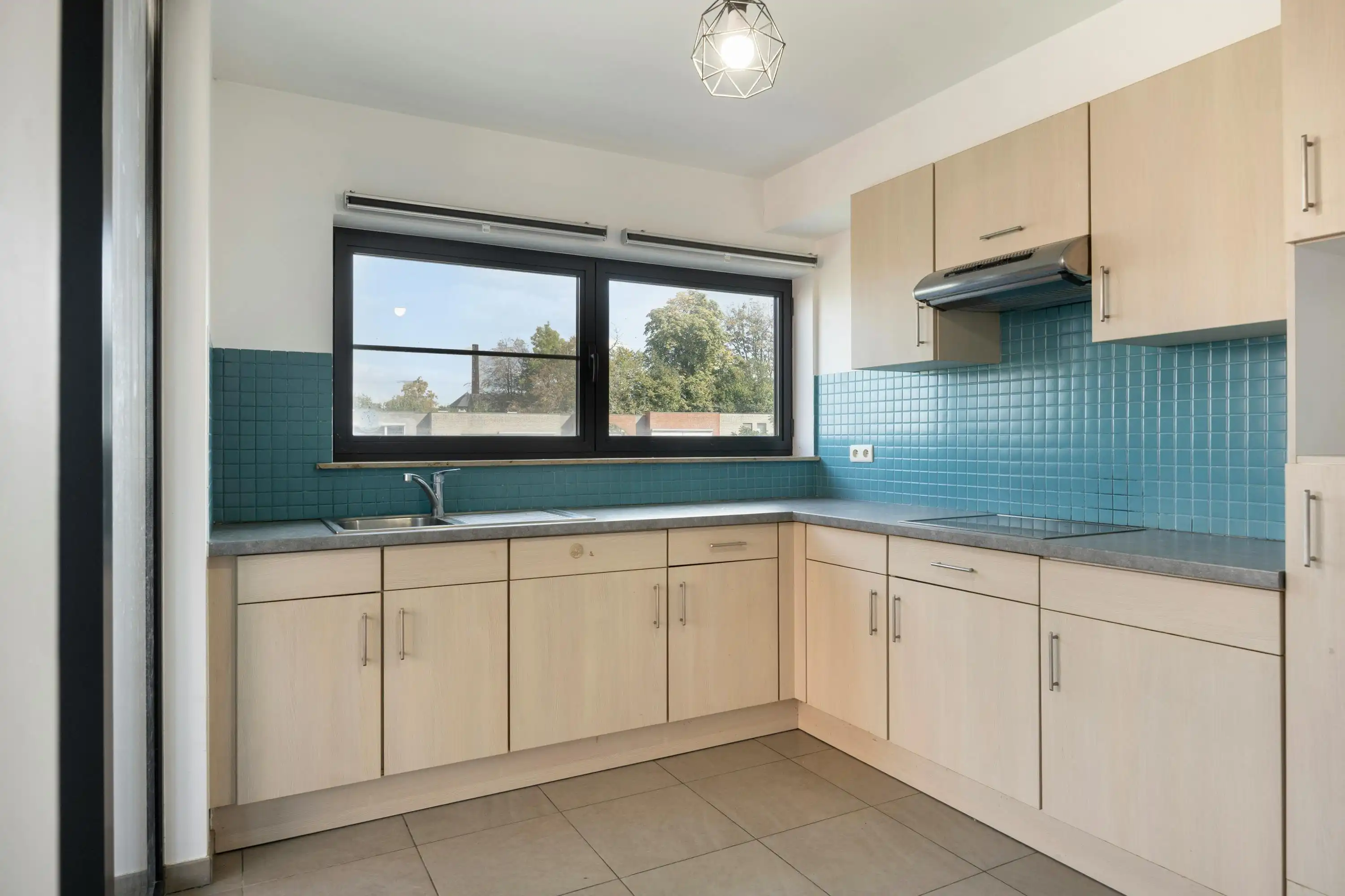 Centraal gelegen 2-slaapkamerappartement met terras te Hasselt foto 5