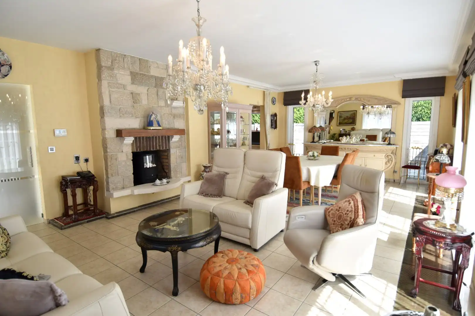 Alleenstaande woning met tuin en garage te koop op een bereikbare locatie te Harelbeke foto 8