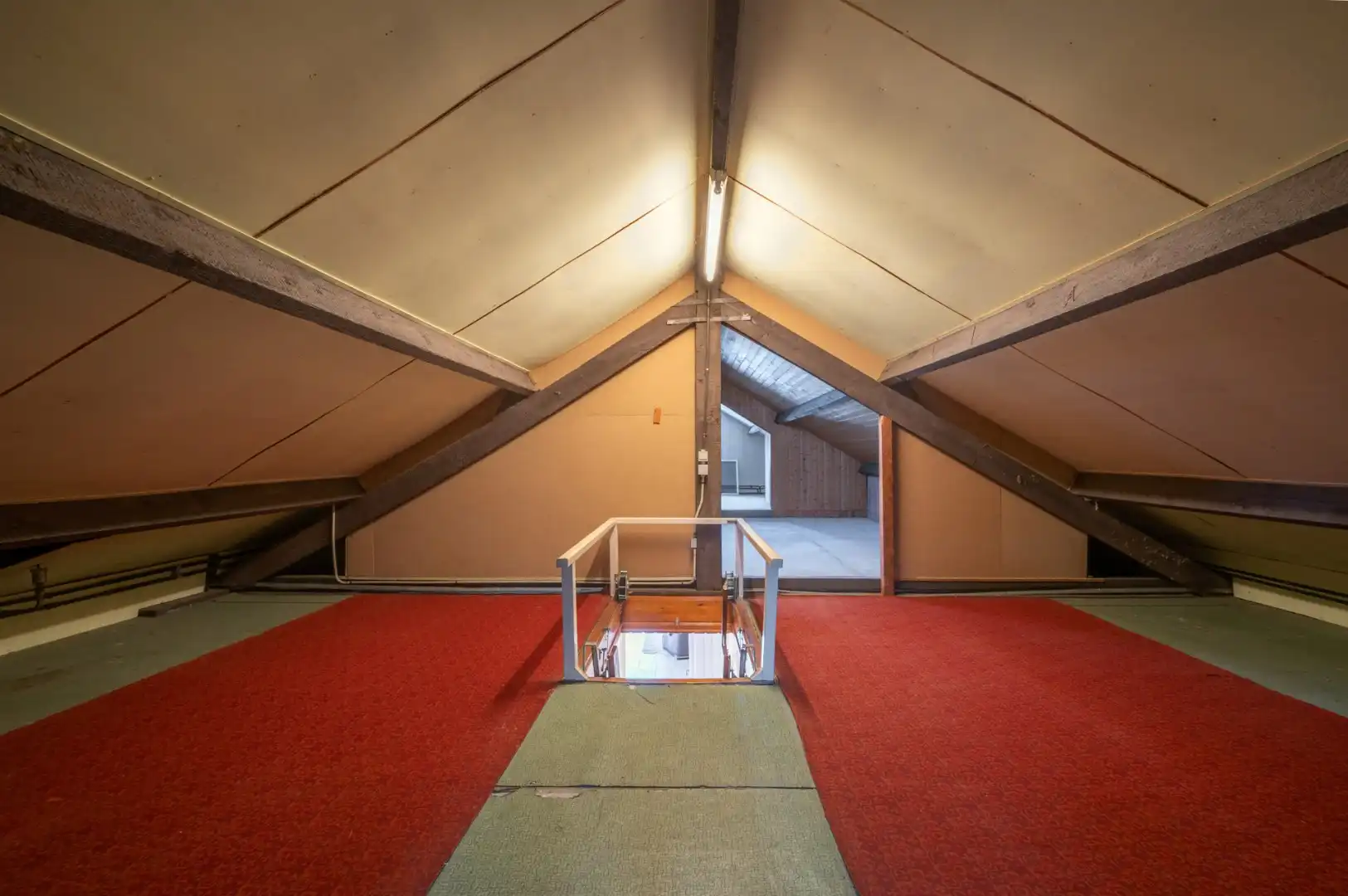 Alleenstaande woning op een rustige en centrale ligging! foto 14