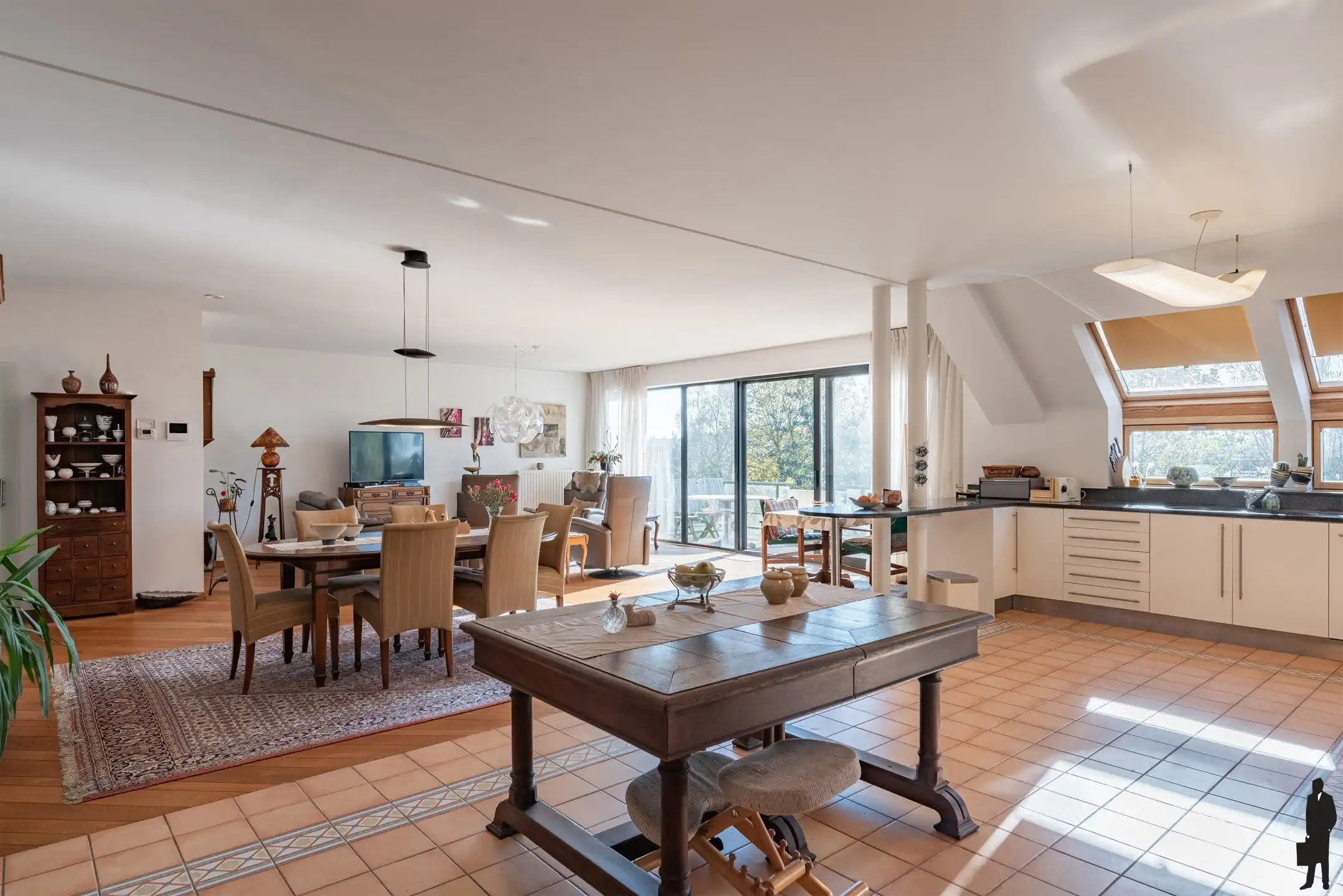 Riant appartement met 4 slpks, 2 badks, prachtig zuidterras foto 9