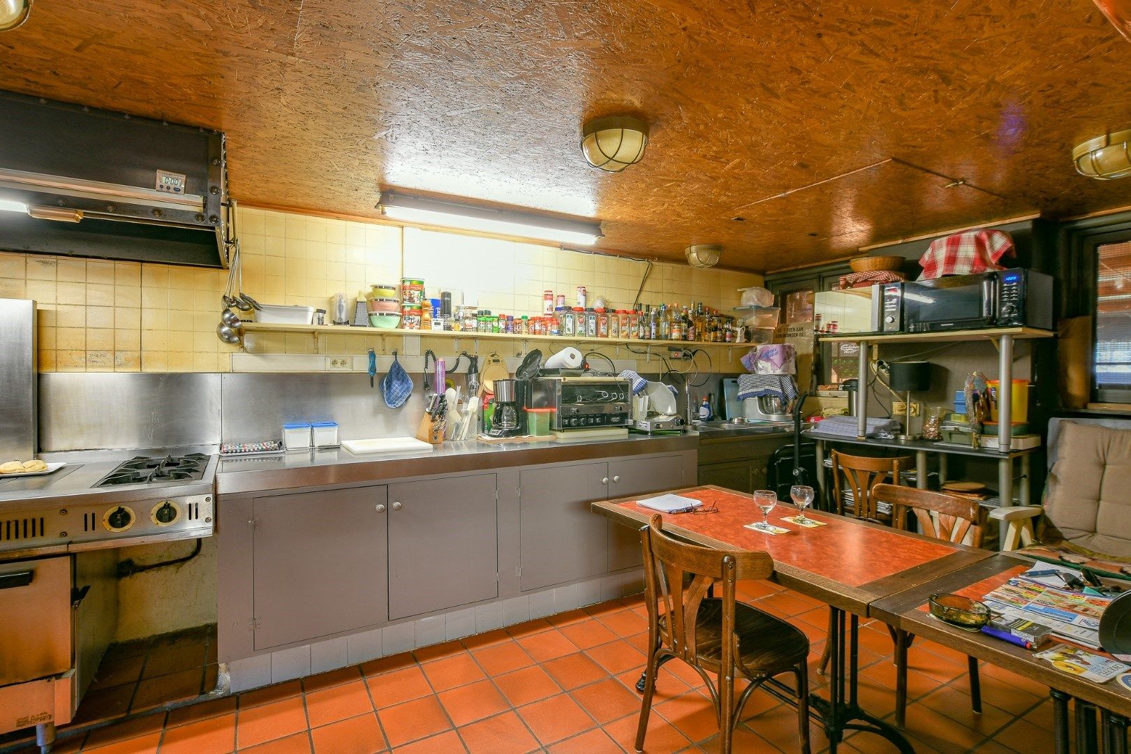 Welgekende Horecazaak te koop op Stene met woonst met 3 slaapkamers foto 10