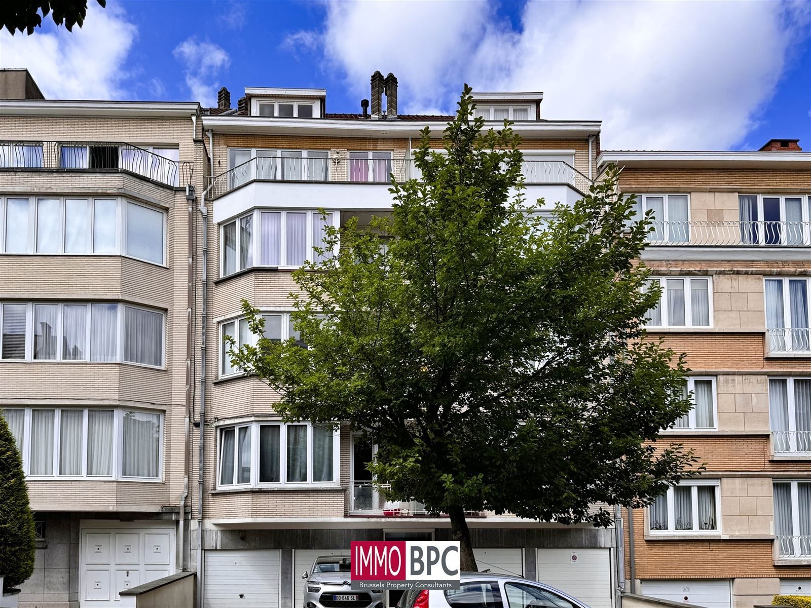 Ontdek dit ruime en lichtrijke appartement van 111 m²,  foto {{pictureIndex}}