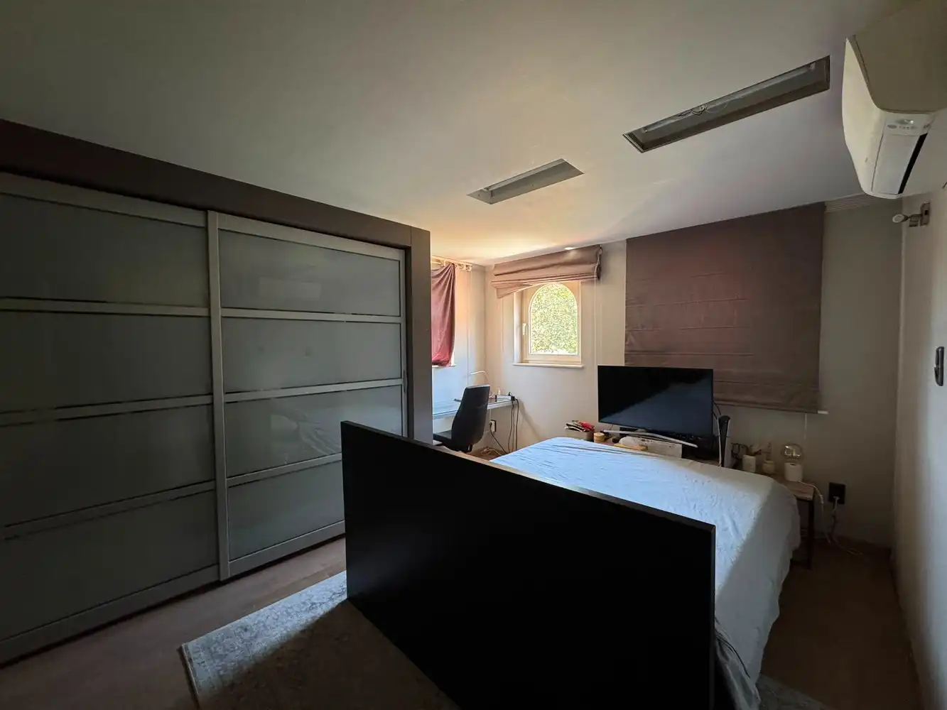 Villa met zwembad en bijgebouw foto 23