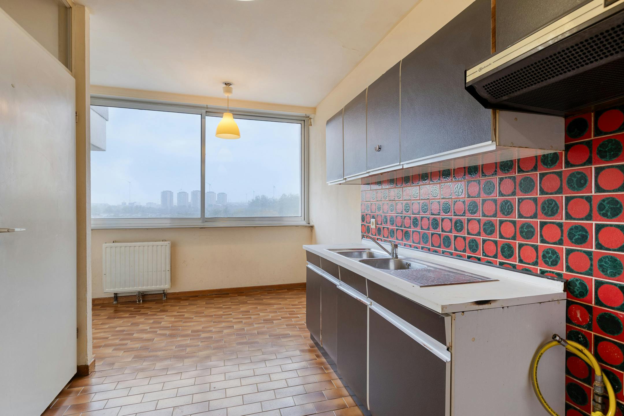 Ruim appartement met garage te koop in Merksem foto 4