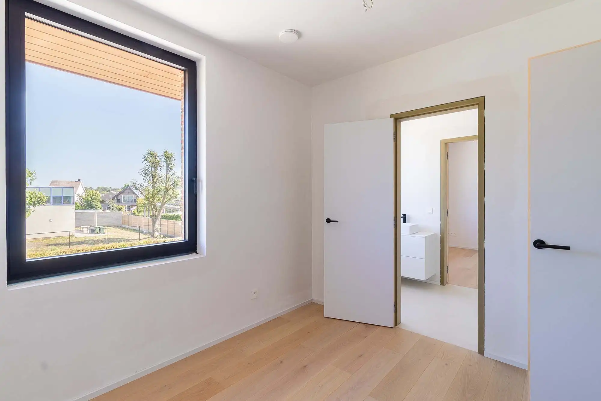 Ruim appartement met drie slaapkamers en terras in Brecht foto 12