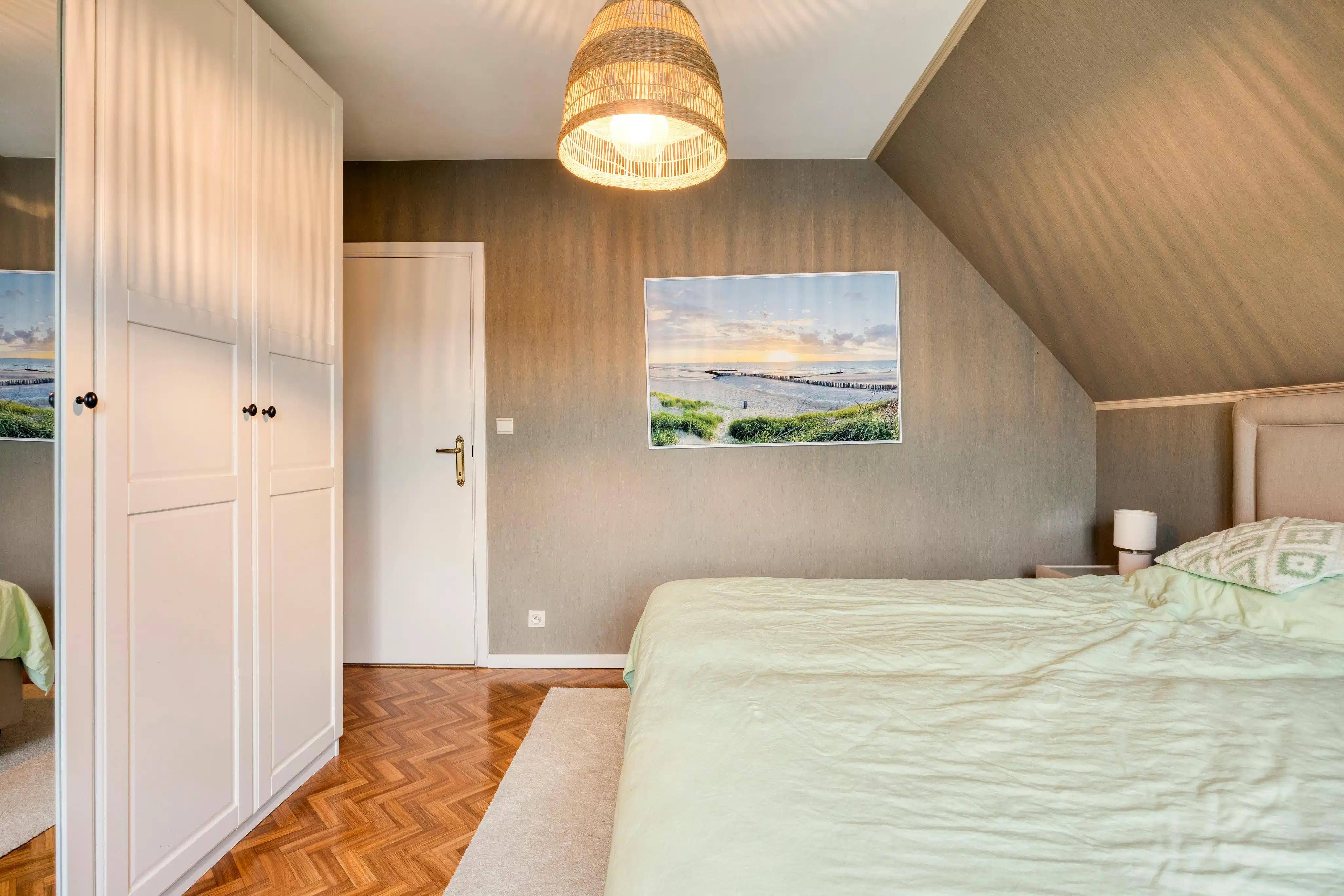 Karaktervolle gezinswoning op toplocatie te koop in Eeklo foto 8