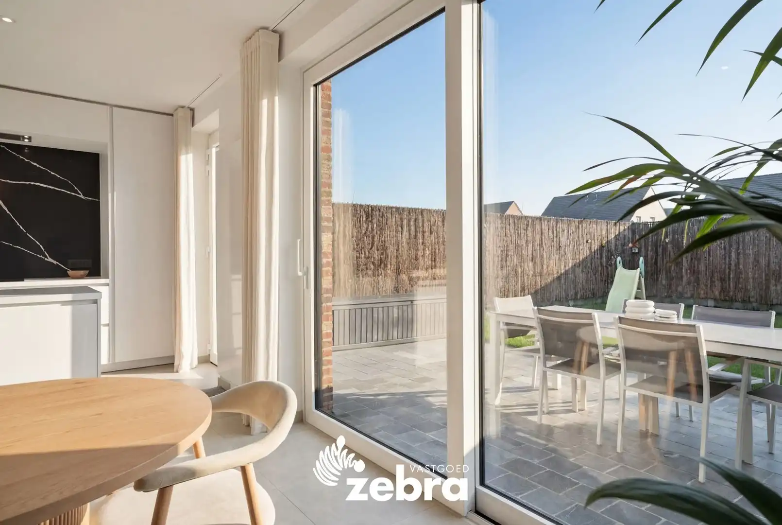 Instapklare woning met 3 slaapkamers en garage te Meulebeke! foto 11