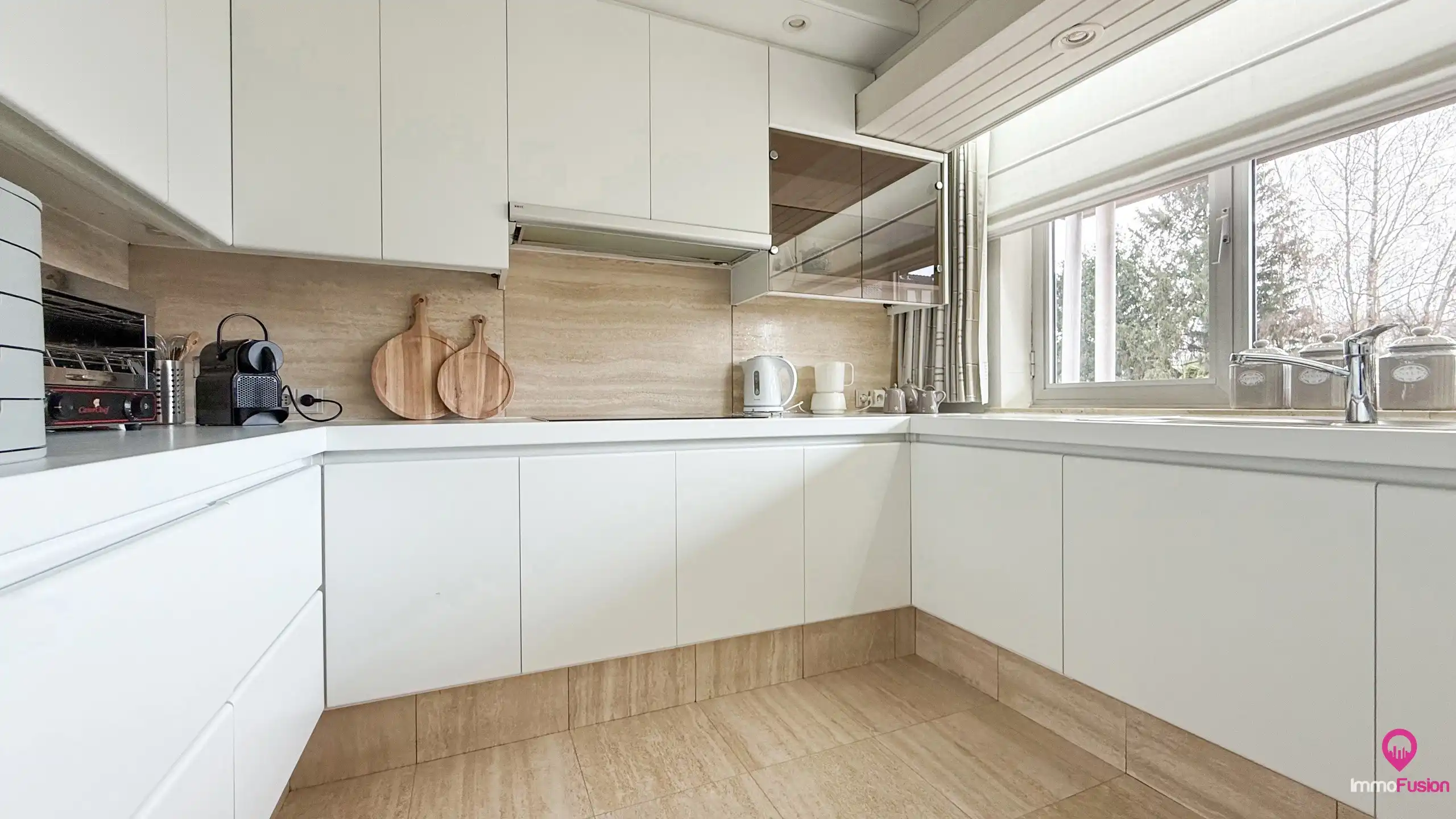 Woning met moderne keuken en grote bewoonbare oppervlakte! foto 14