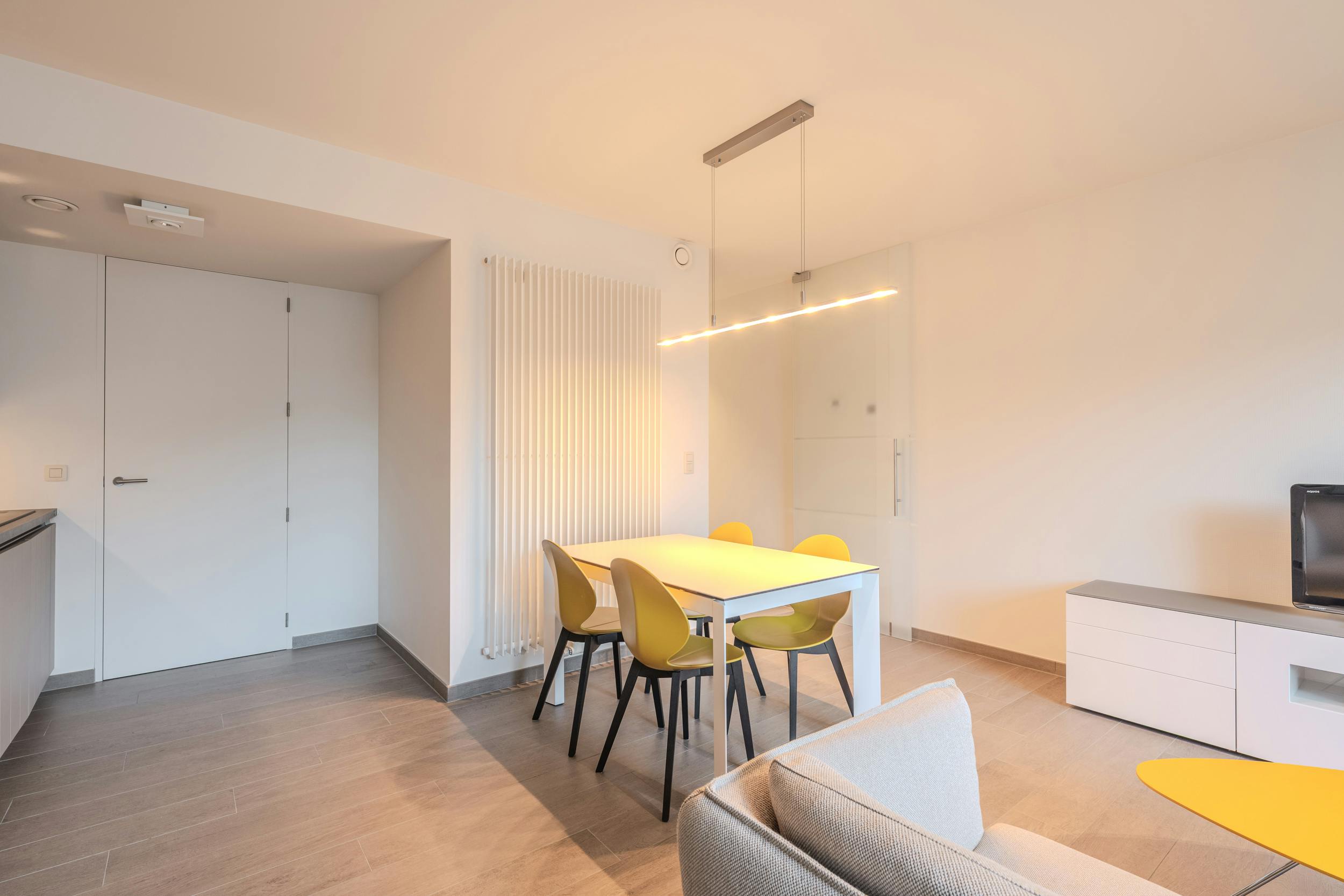 Recent twee slaapkamer appartement op absolute topligging! foto 14