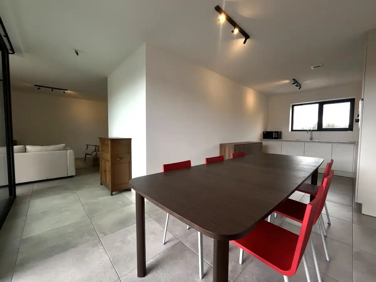 Zonnebeke – Instapklaar nieuwbouwappartement met terras en private parkeerplaats nabij het Kasteelpark foto 5