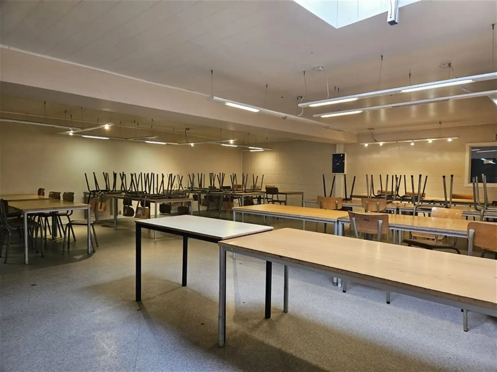 Magazijn met kantoorunit te Drongen foto 10