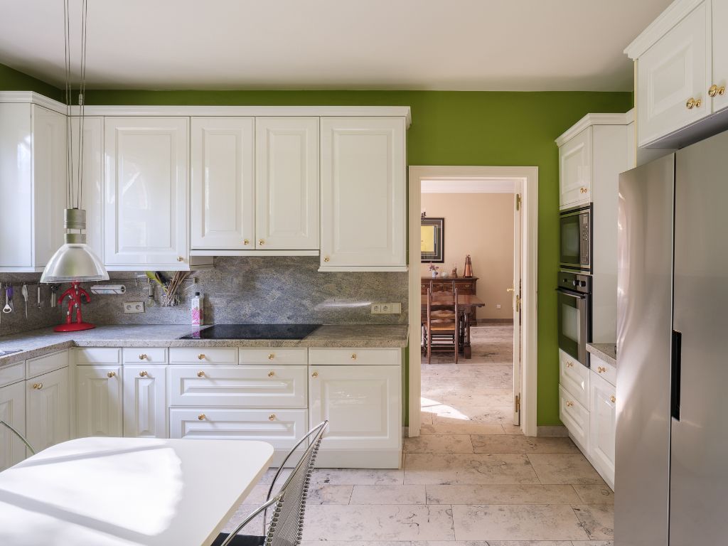 Vrijstaande villa (363 m²) met ruim bijgebouw op een gunstig perceel van 1.205 m² foto 9