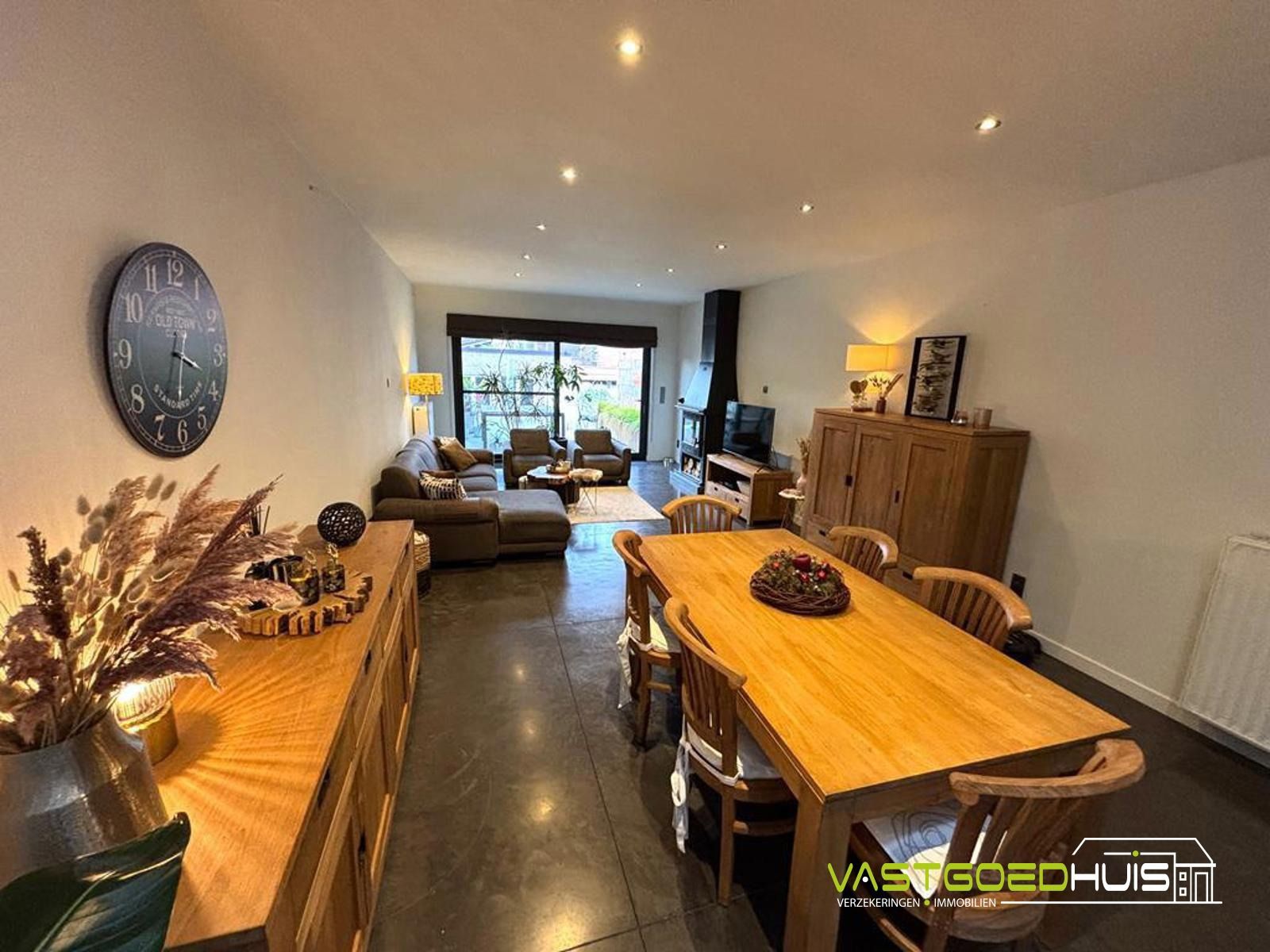 Zeer verzorgde woning met ruime garage en aangelegd terras foto 10