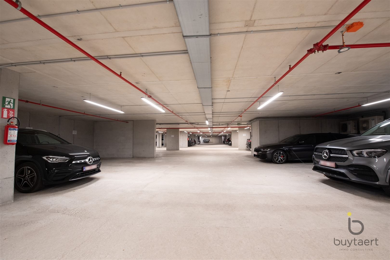 UNIEK GELIJKVLOERS APPARTEMENT OP DE KANAALSITE VAN AXEL VERVOORDT foto 24