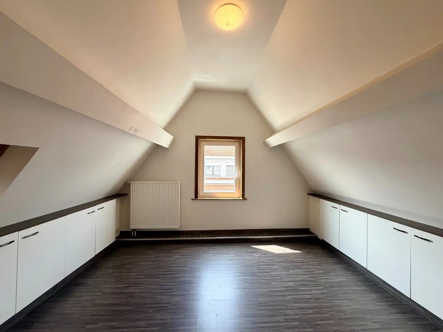 Instapklare woning in het centrum van Roeselare! foto 14