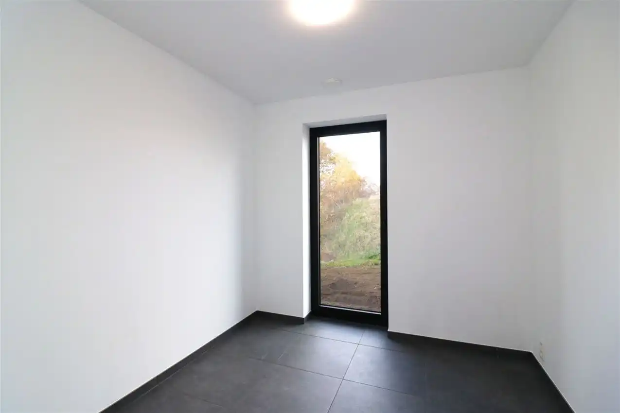 Zonnig appartement, zuidterras, twee slpk, autostaanplaats op gunstige locatie foto 18