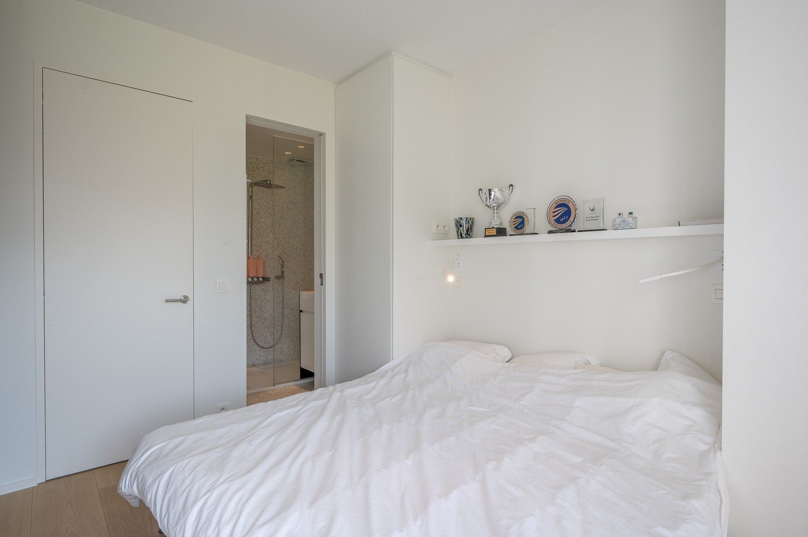 Prachtig tuinappartement met zonnige tuin in een villa residentie in het Zoute op enkele stappen van de zee en de winkels. foto 24